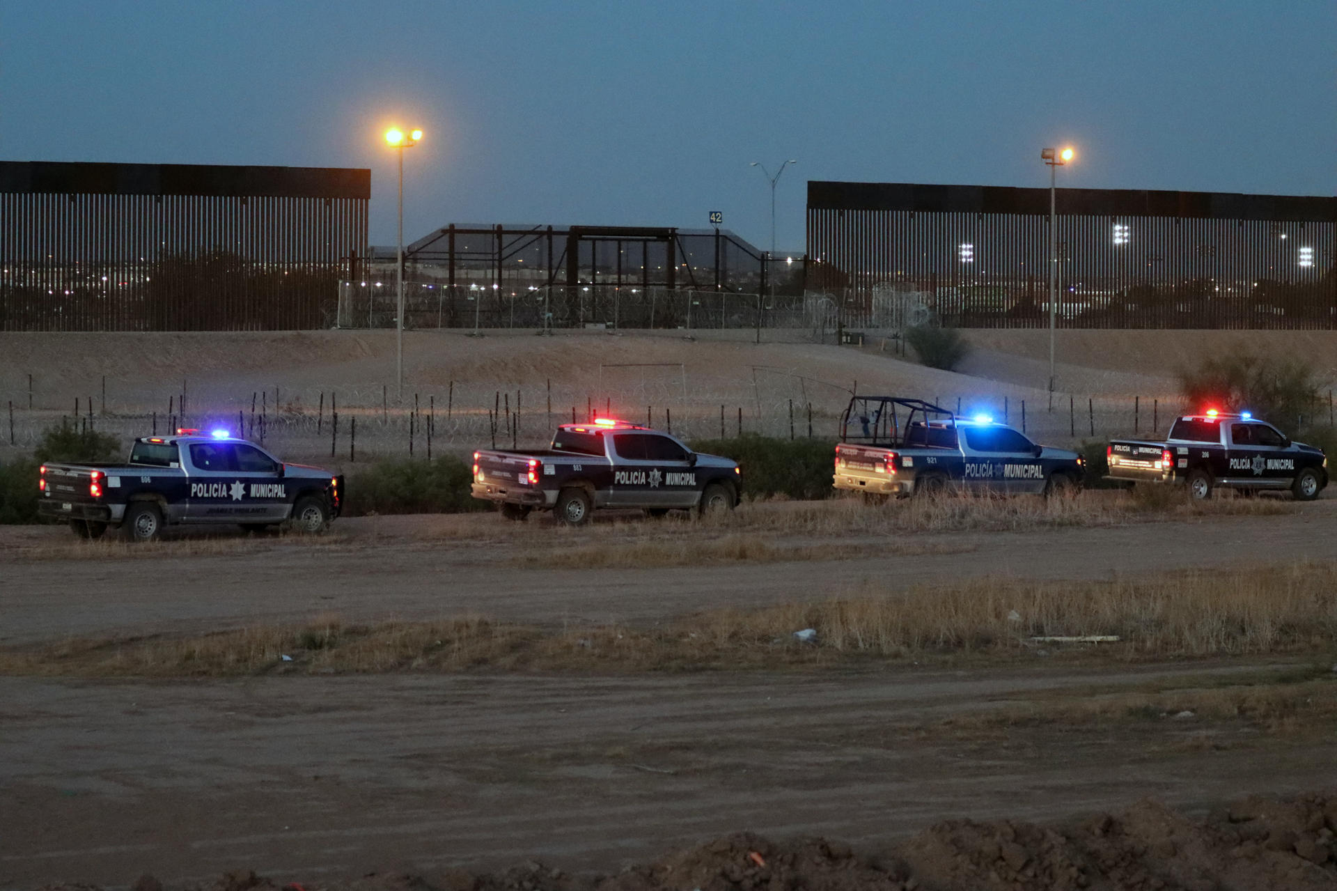 Autoridades rescatan a 23 migrantes secuestrados en Chihuahua