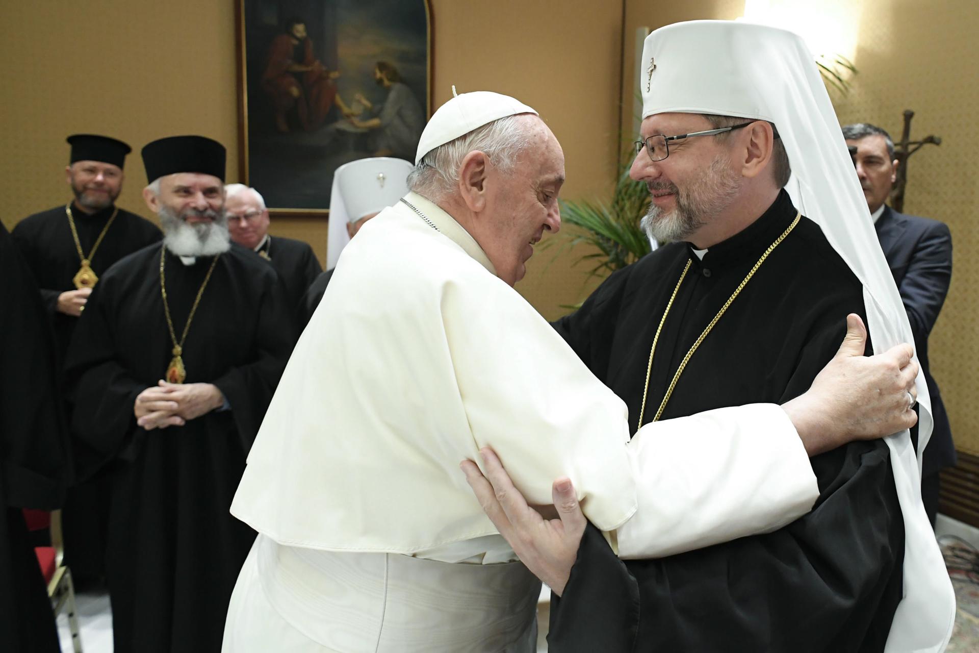 Obispos ucranianos dijeron al papa Francisco que algunas de sus palabras son dolorosas para Ucrania