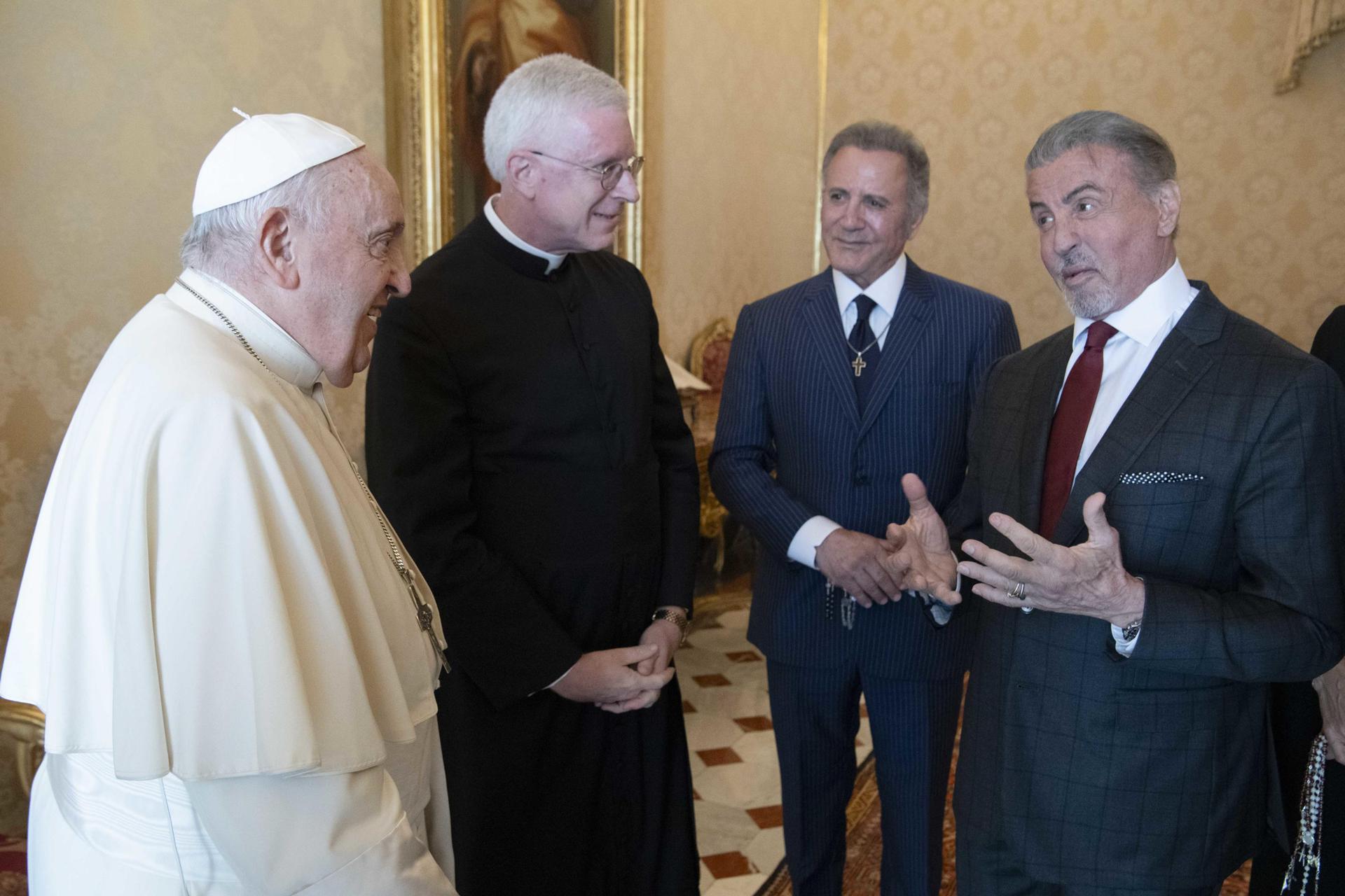 Papa Francisco recibe en el Vaticano a Sylvester Stallone: “Hemos crecido con sus películas”