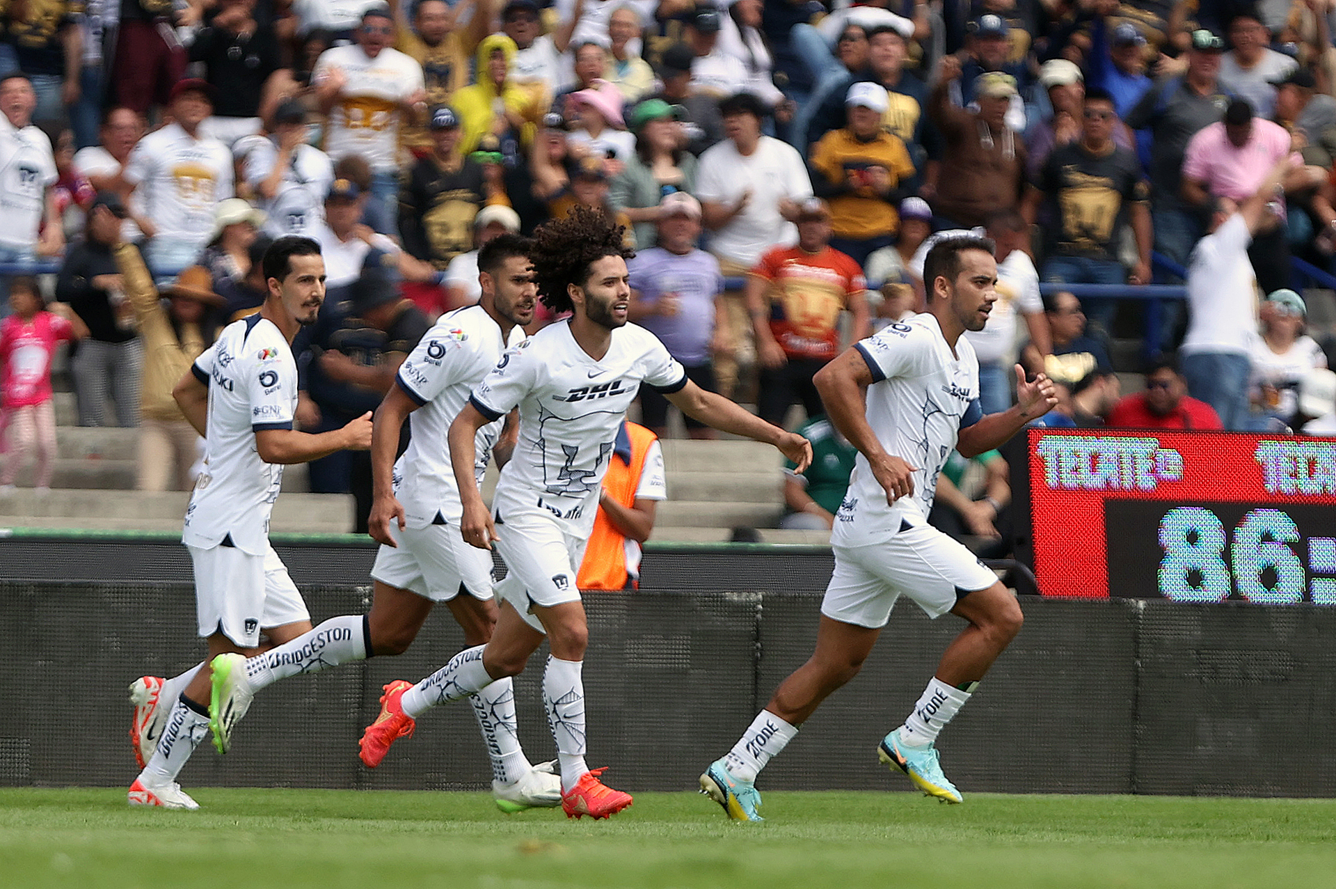 Pumas remonta al Atlético de San Luis y suma tres puntos