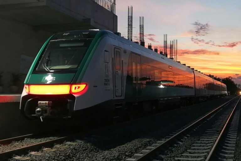 AMLO entrega al Ejército la administración del Tren Maya