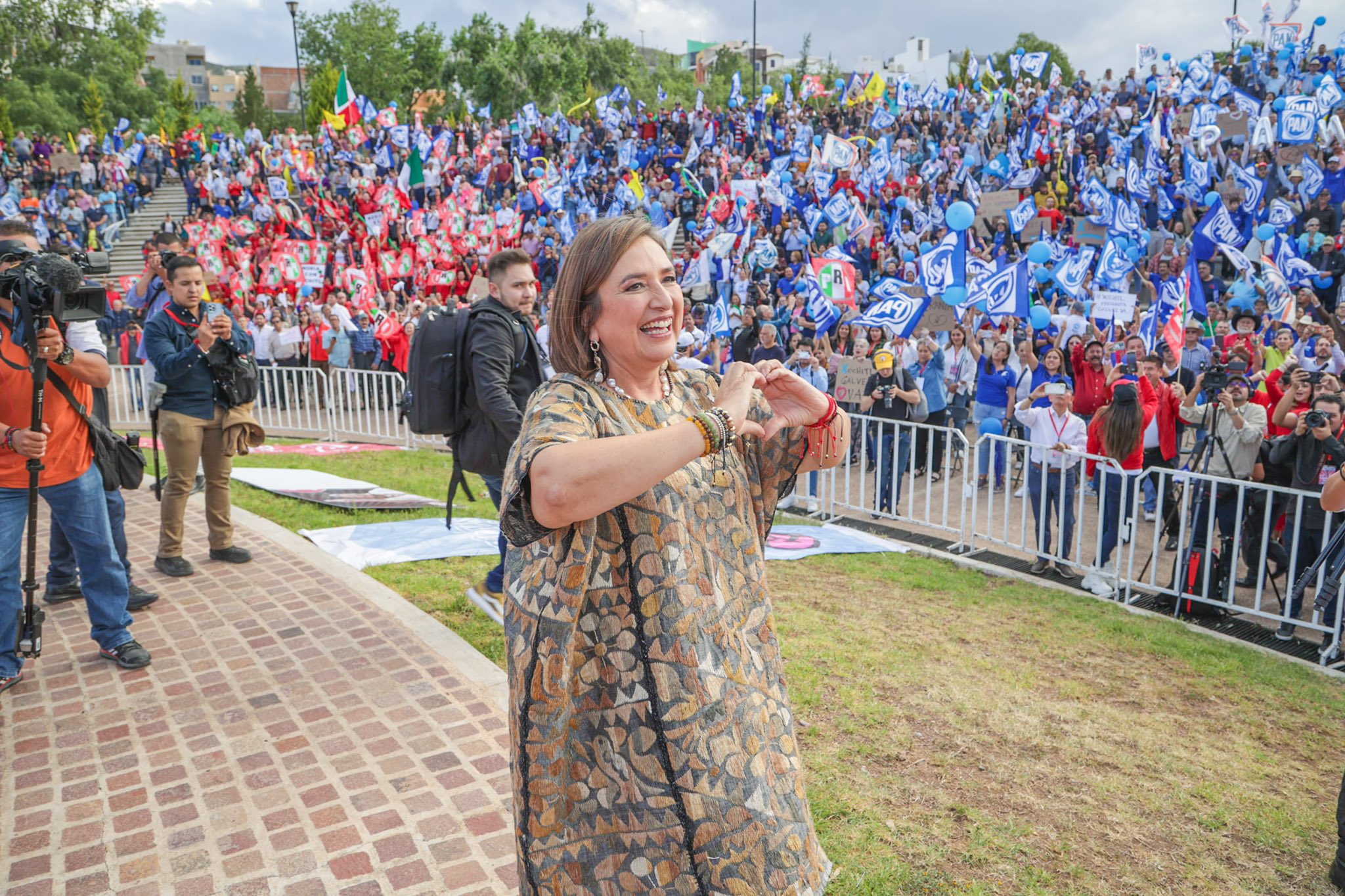 Xóchitl Gálvez promete a empresarios “mano dura” contra el crimen Xóchitl Gálvez promete a empresarios “mano dura” contra el crimen