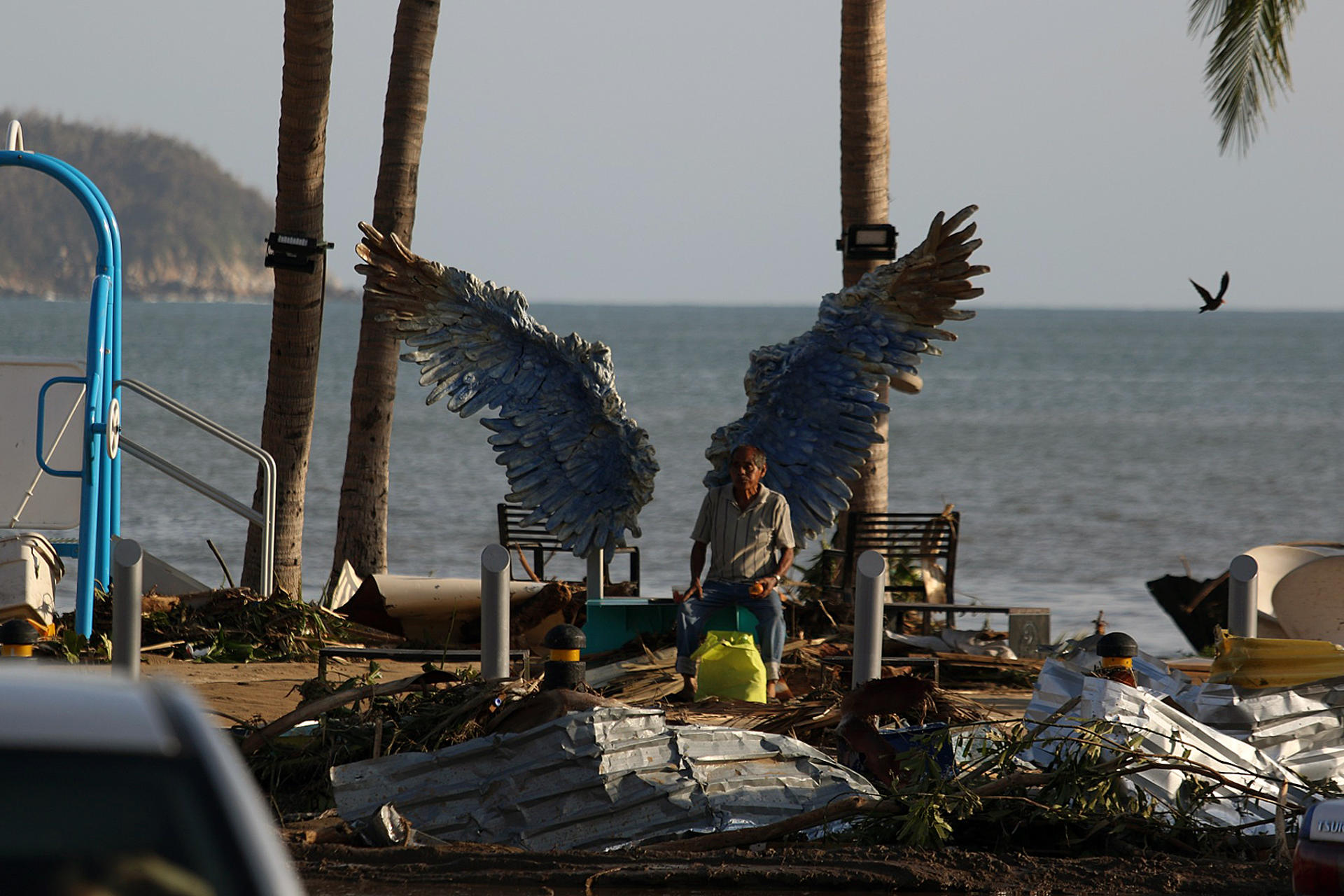 Es prioridad “poner de pie” a Acapulco tras daños por huracán Otis: AMLO