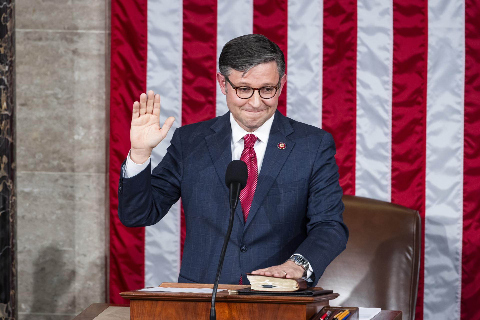 El trumpista Mike Johnson es elegido nuevo presidente de la Cámara Baja