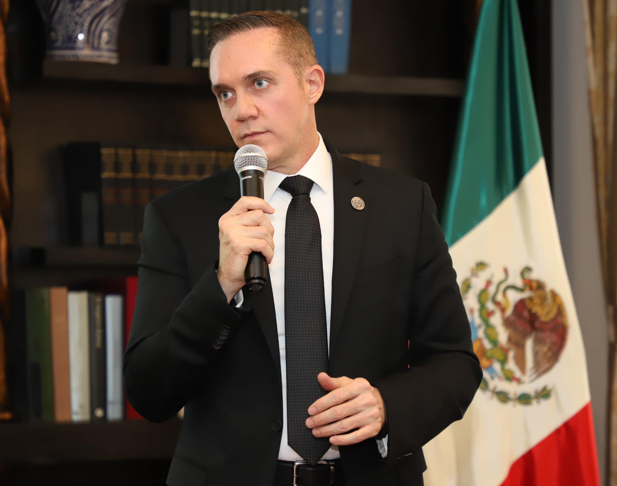 Adrián Rubalcava amaga con ratificar a Ernestina Godoy como fiscal de la CDMX