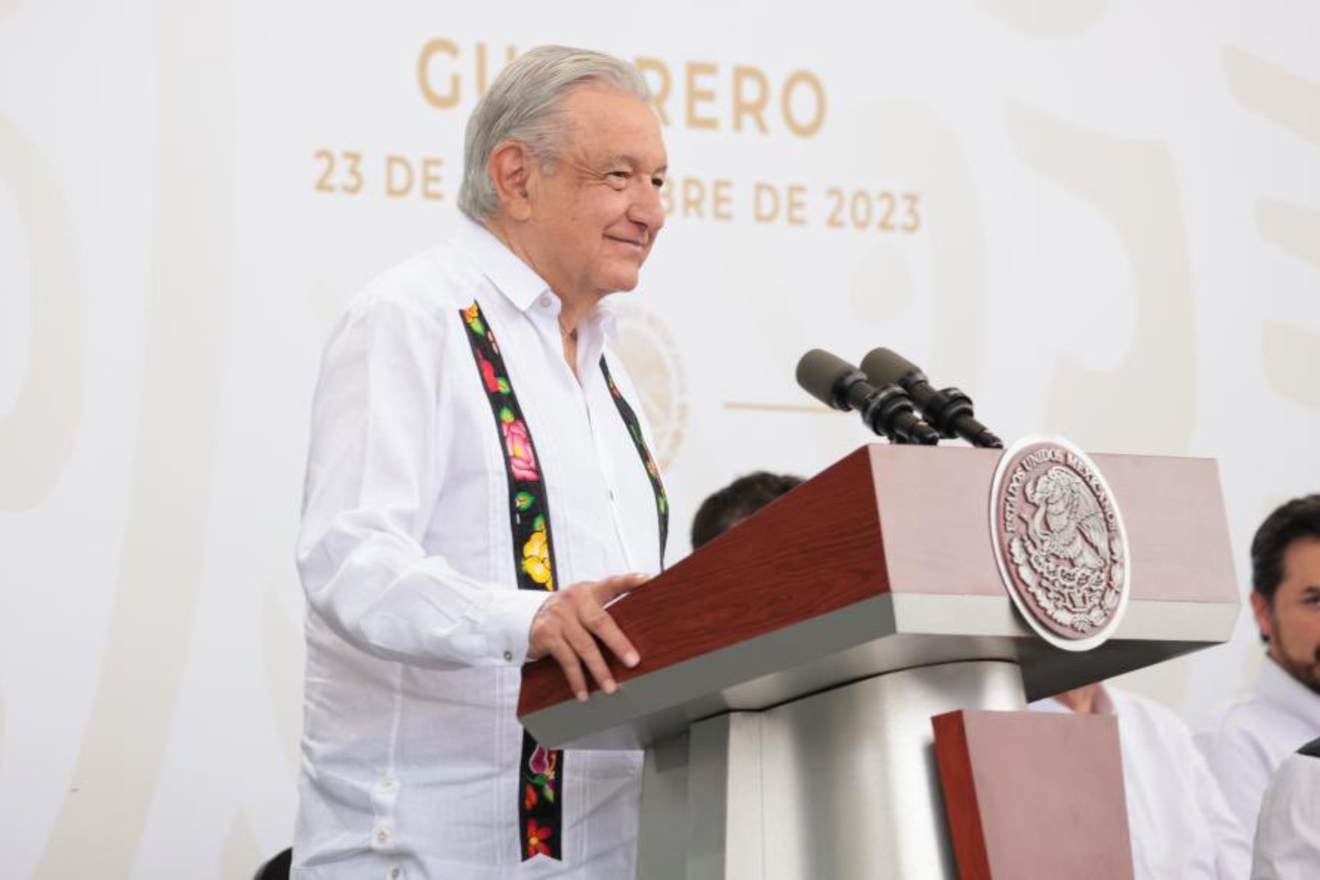 AMLO advierte a ‘malandros’ en Guerrero: ni se acerquen a damnificados por apoyos, hay GN