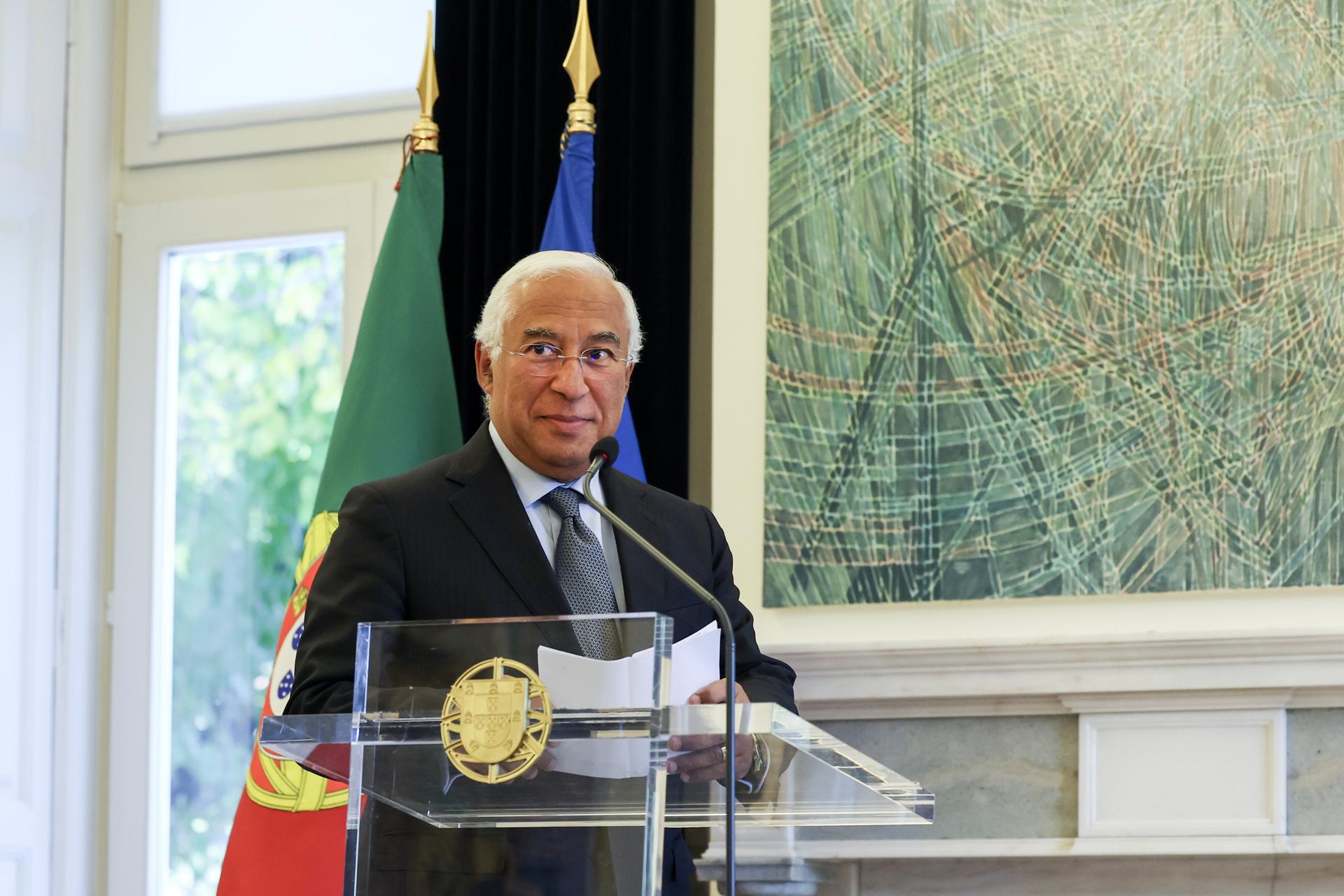 Primeiro-ministro português demite-se após investigação sobre corrupção no setor do lítio