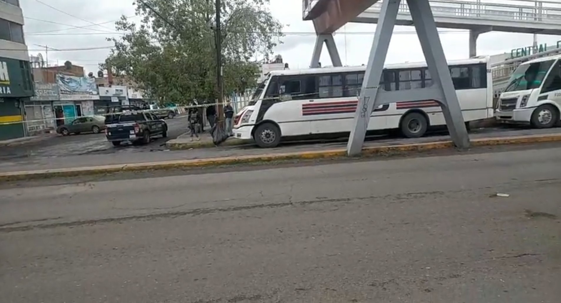 Sujetos armados abordan camión en Fresnillo y matan a dos pasajeros