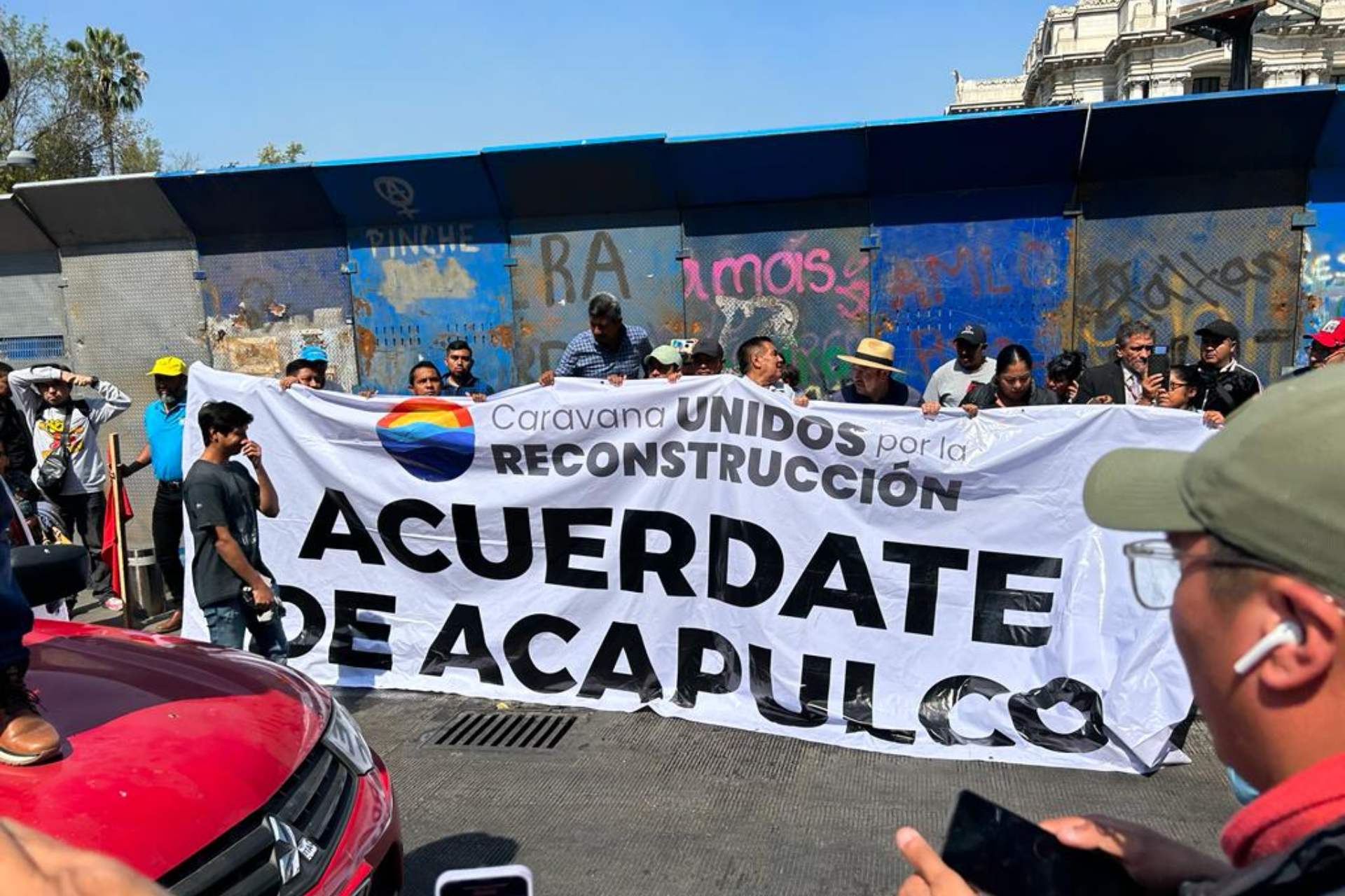 Caravana que viene de Acapulco para exigir más recursos al Gobierno llega a CDMX
