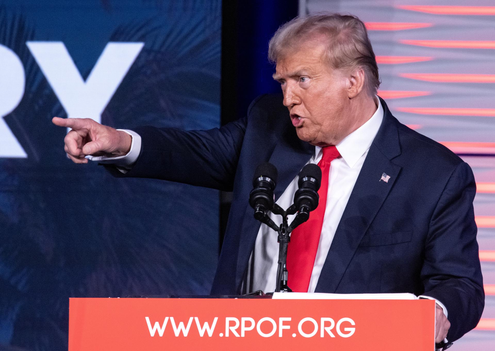 Trump acusa a Biden de convertir a EE.UU. en una “república bananera”