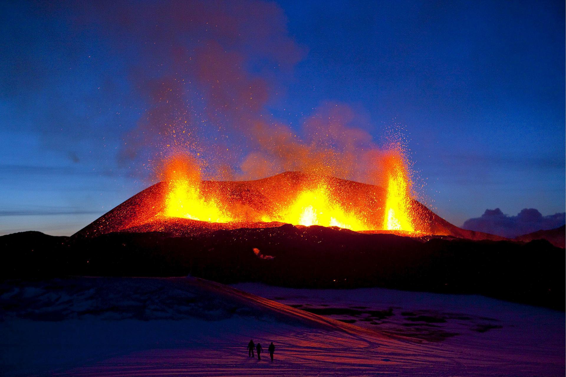 Una erupción volcánica es cada vez más probable con mil nuevos terremotos en Islandia
