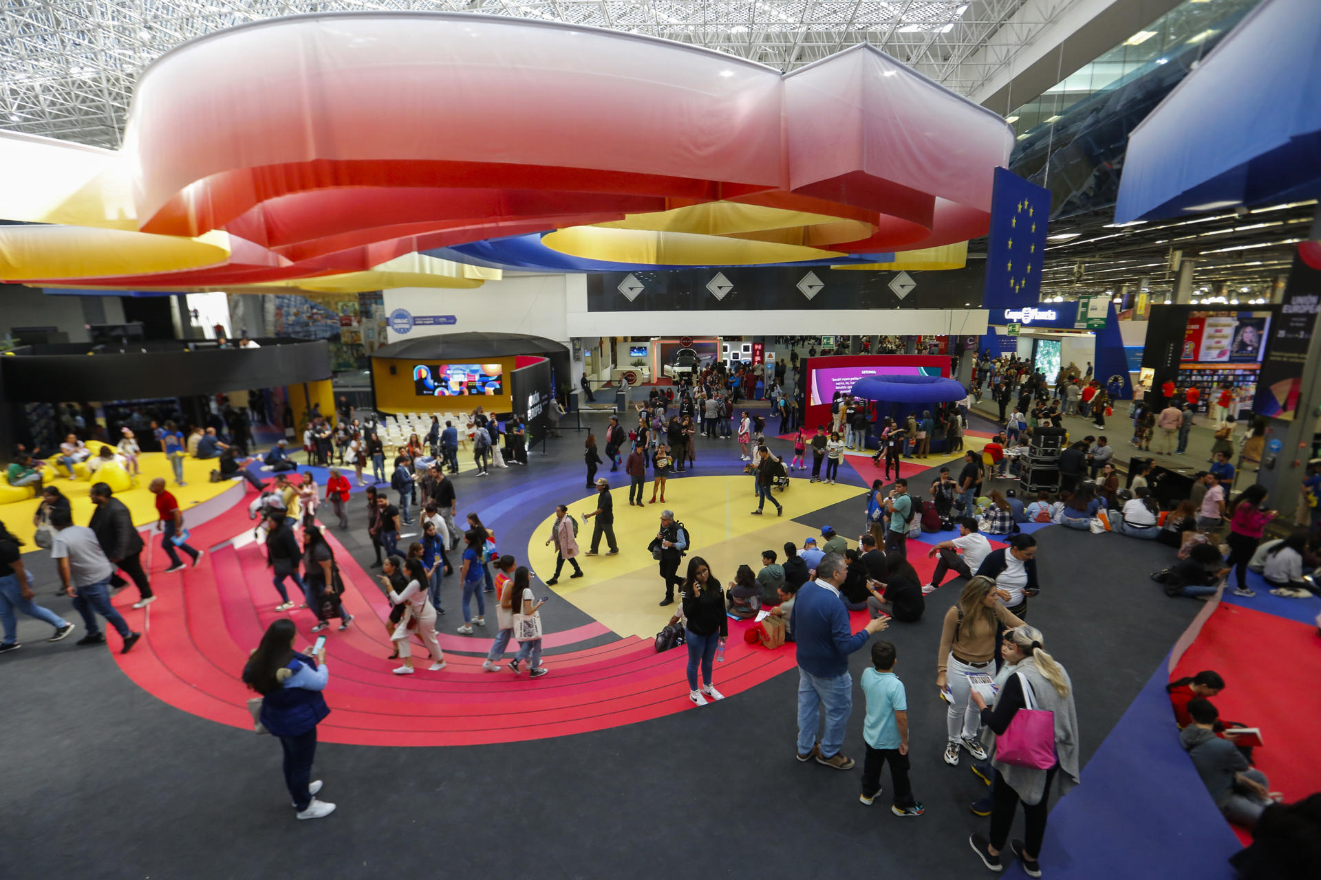 FIL de Guadalajara se llena de color y tecnología con pabellón de la Unión Europea