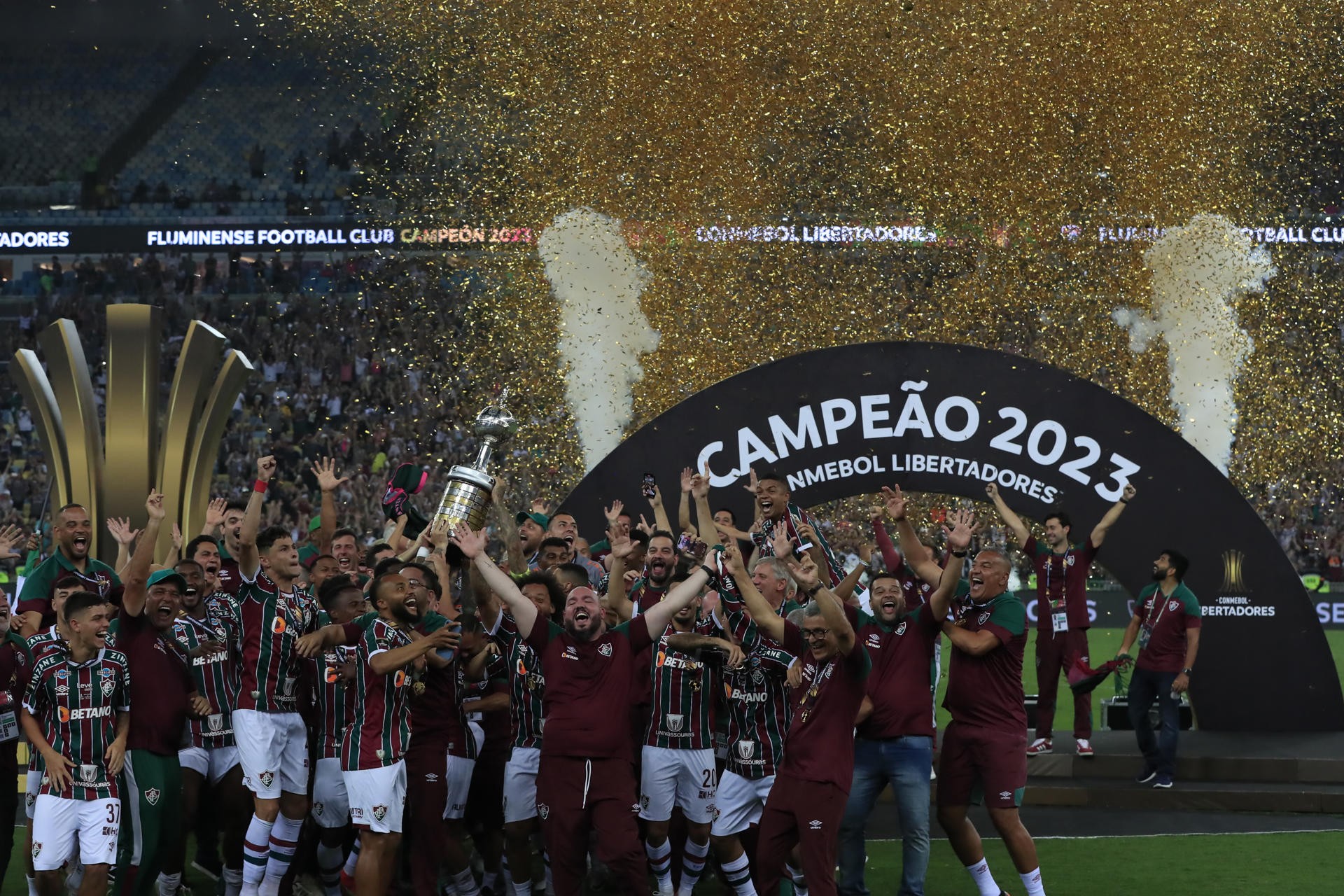 Fluminense alza su primera Libertadores al vencer a Boca Juniors Fluminense alza su primera Libertadores al vencer a Boca Juniors