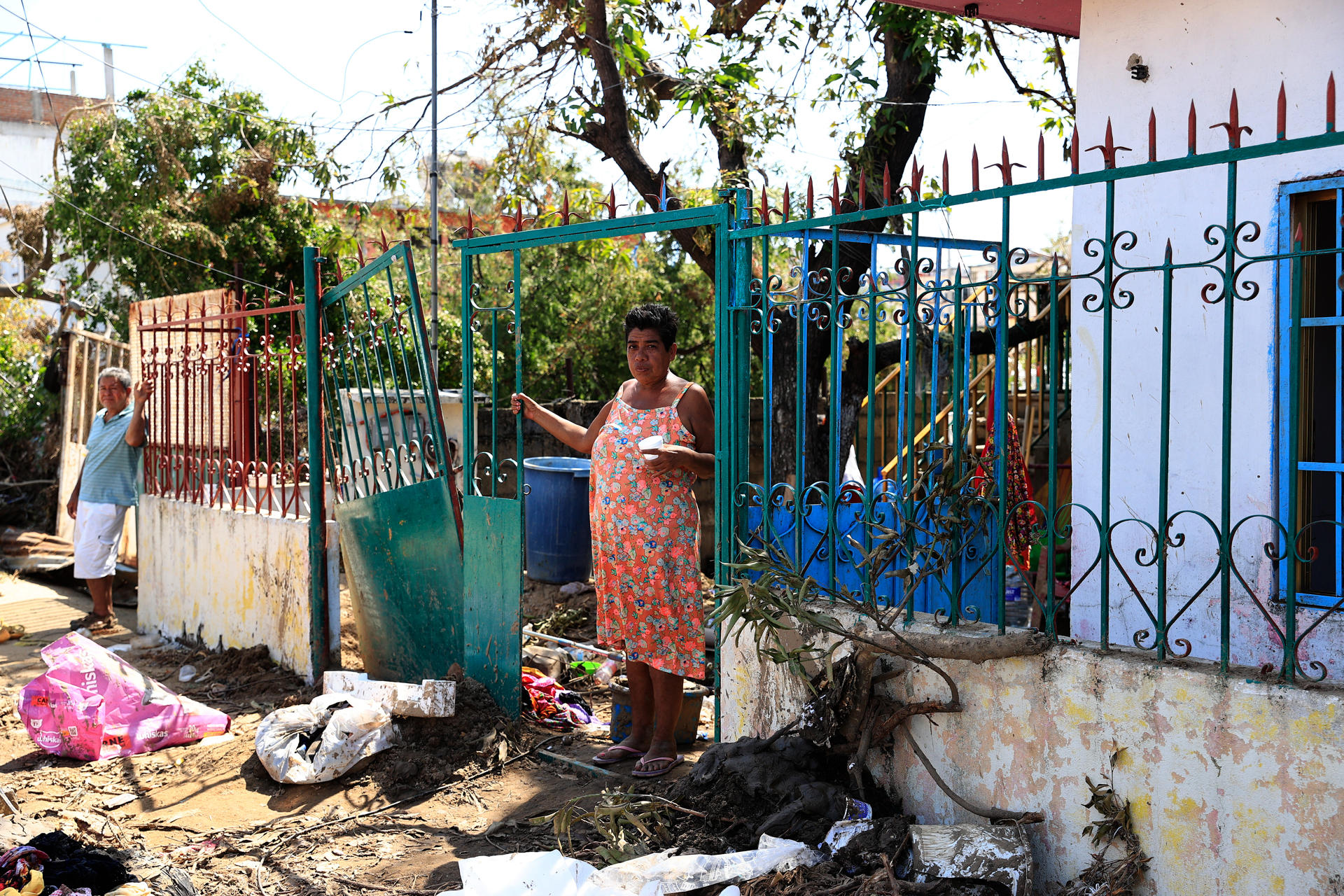 Surgen guardias civiles en Acapulco para evitar robos y asaltos durante emergencia