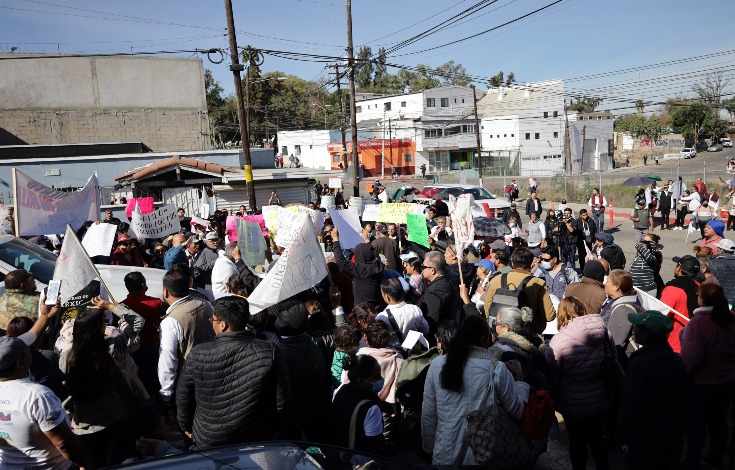 Habitantes de Tijuana protestan por poca atención de López Obrador a problemáticas