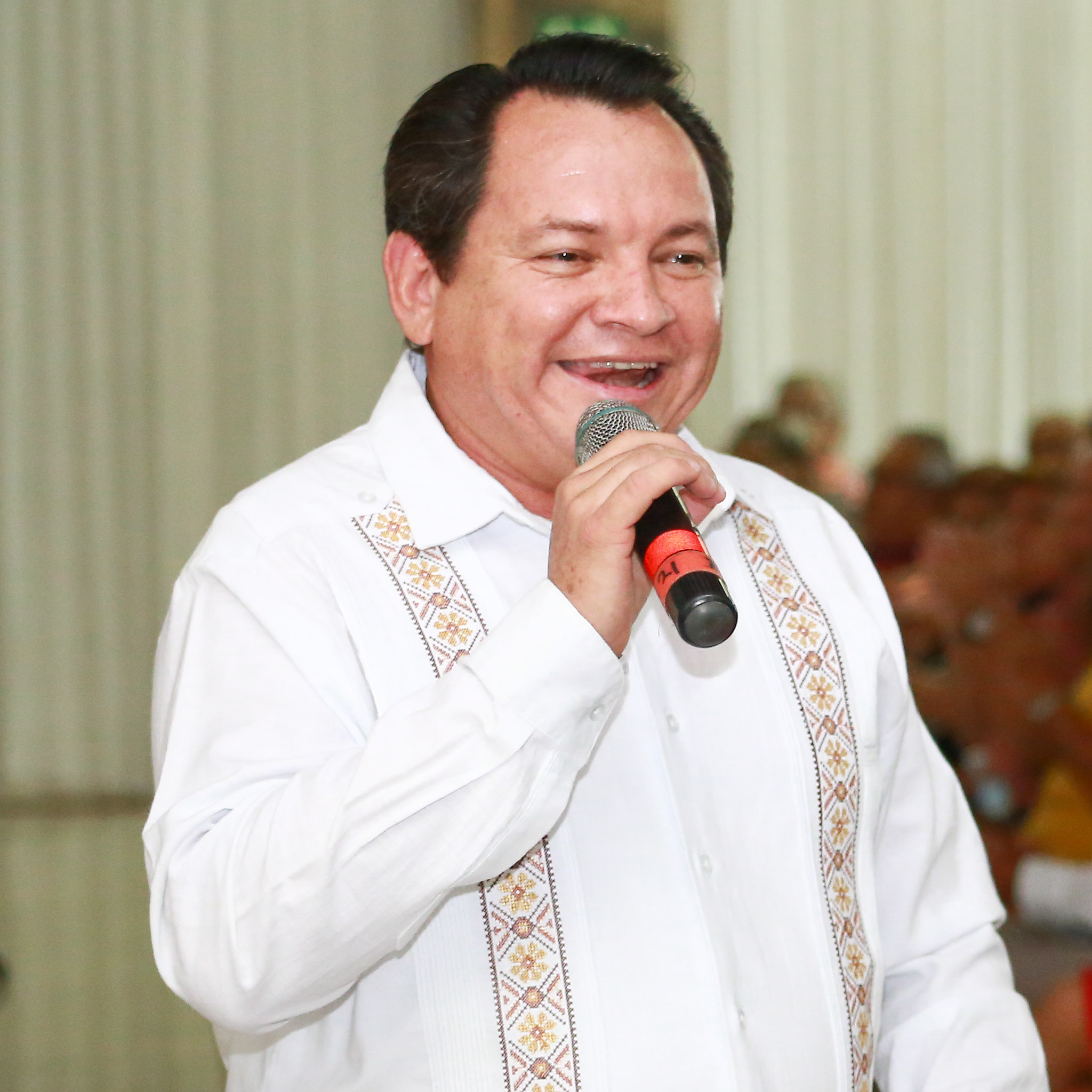 ‘Huacho’ Díaz encabeza encuesta de Morena en Yucatán; Verónica Camino, la mujer mejor posicionada