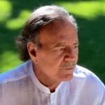 Julio Iglesias demanda a diario español y lo acusa de “montaje” sobre sus abusos sexuales