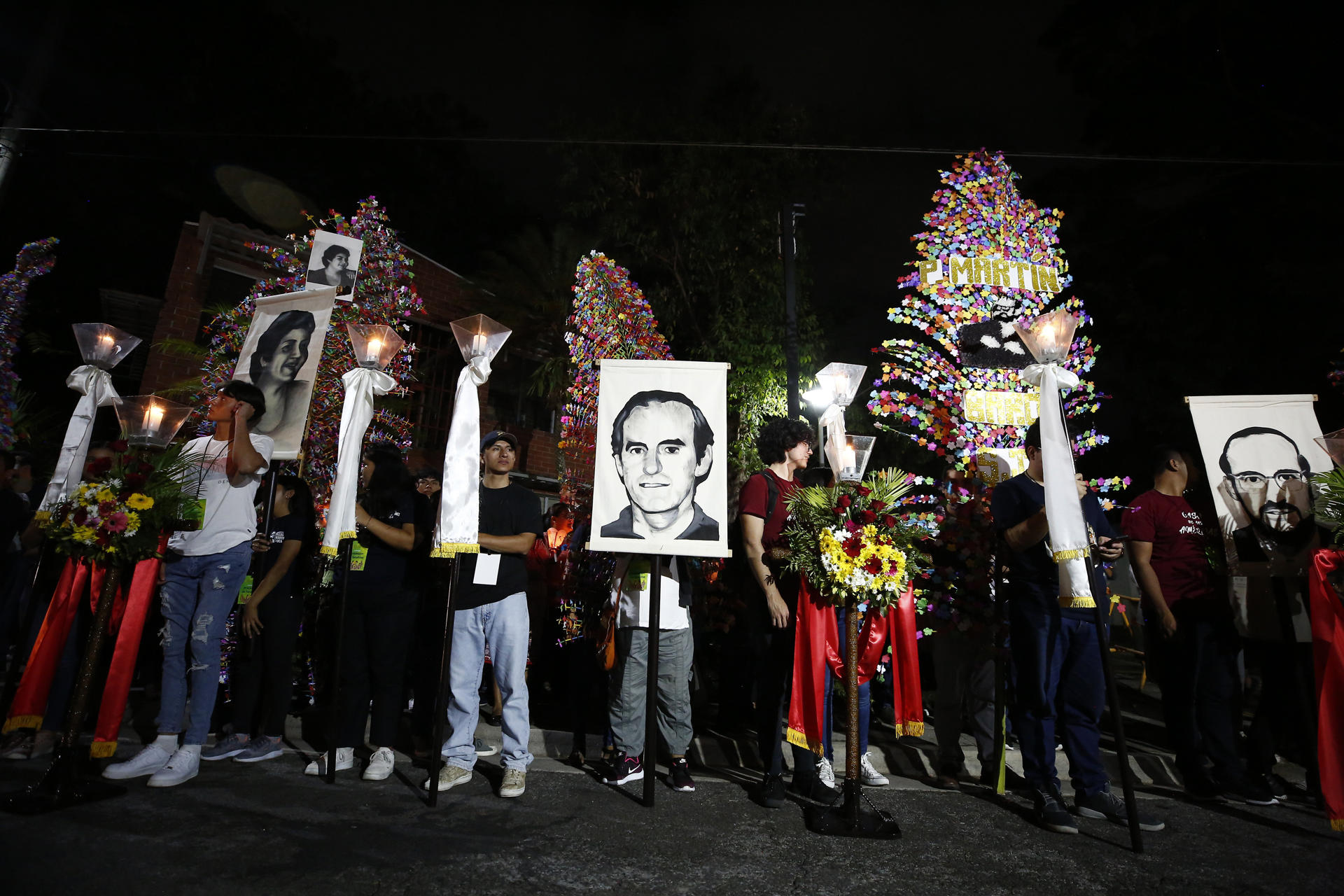 Recuerdan a mujeres y a jesuitas asesinados hace 34 años durante ofensiva de guerra en El Salvador
