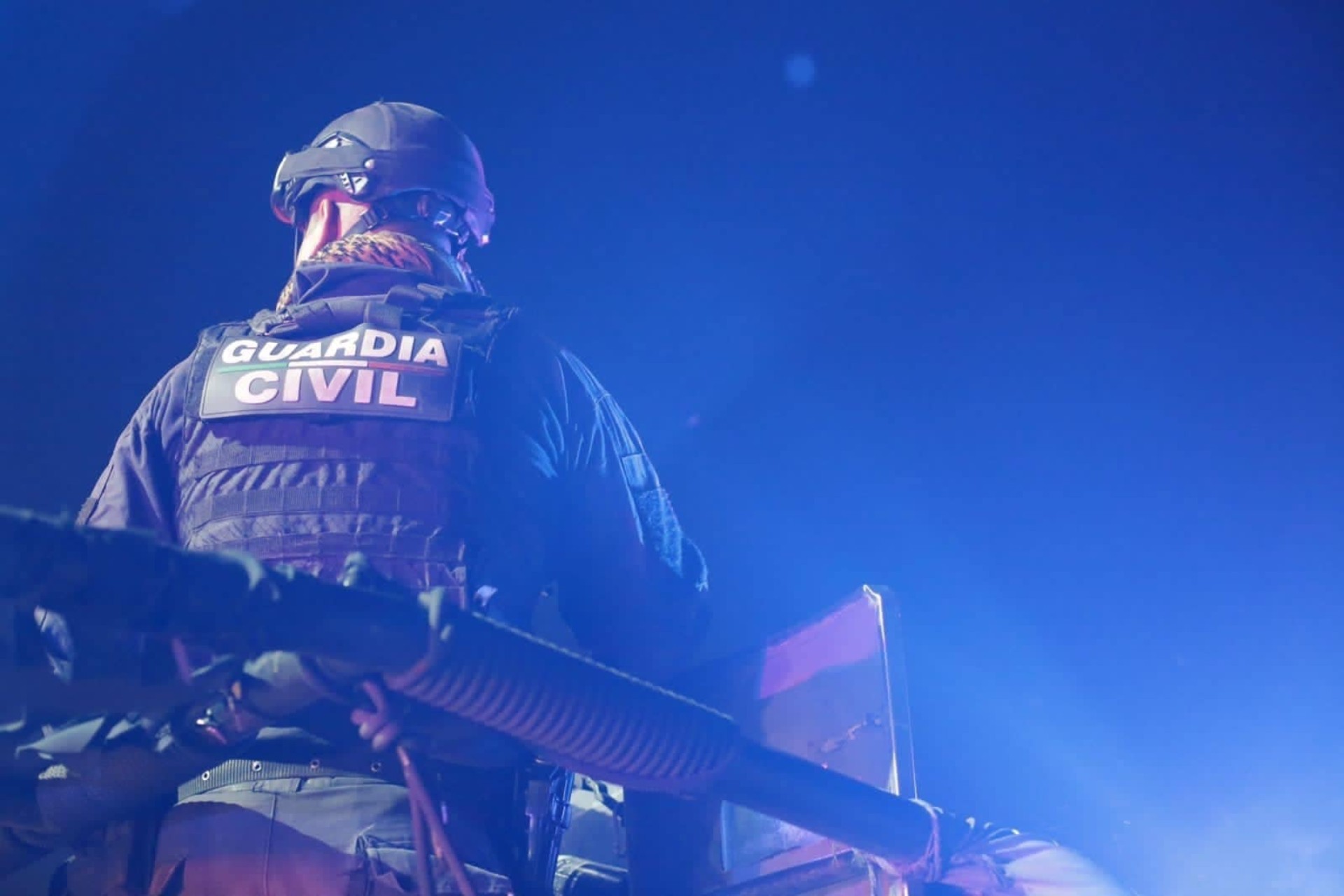 Sujetos armados bloquean diversas carreteras en Michoacán Sujetos armados bloquean diversas carreteras en Michoacán