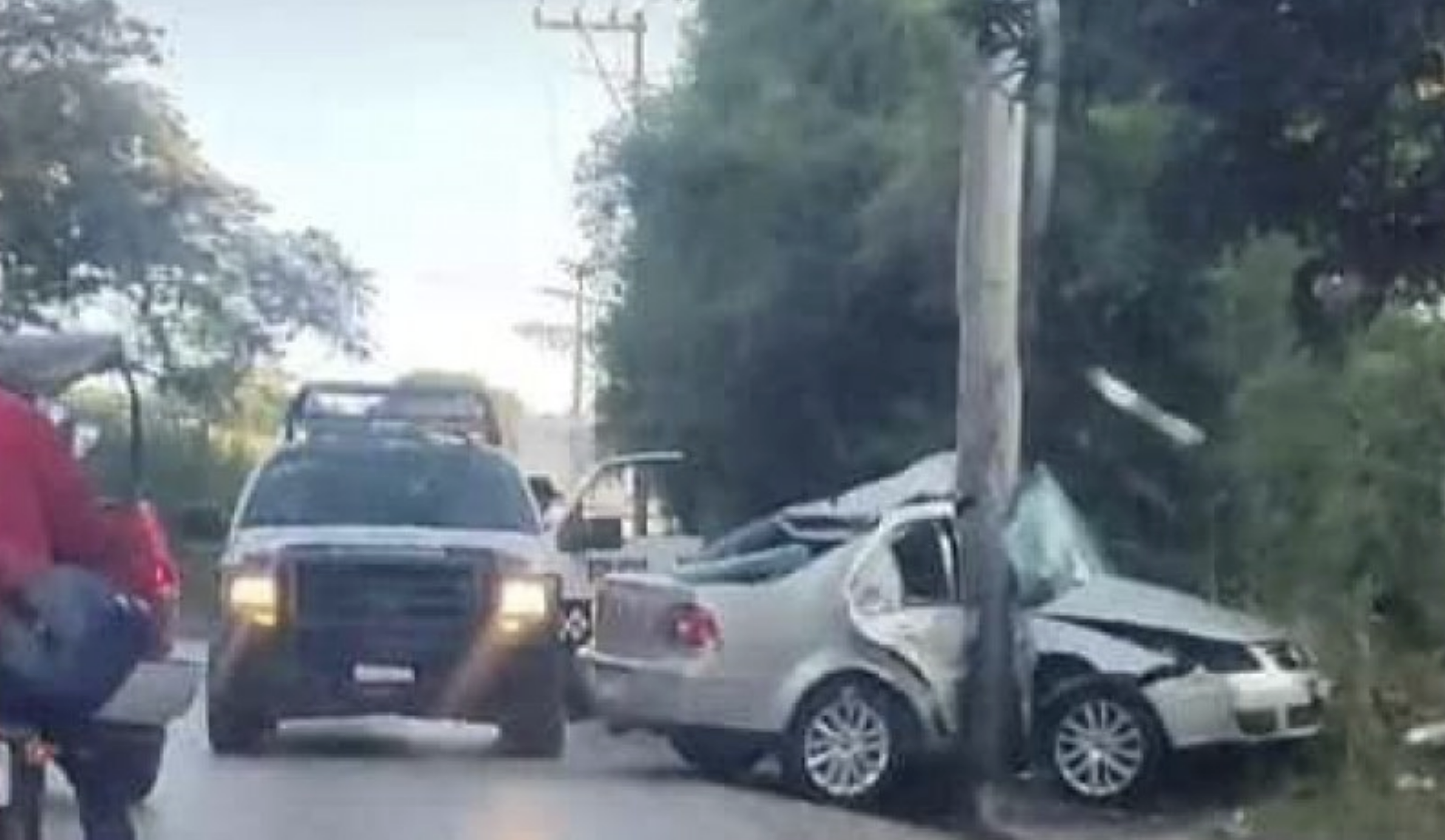 Muere conductor de auto que chocó contra poste en Veracruz Muere conductor de auto que chocó contra poste en Veracruz