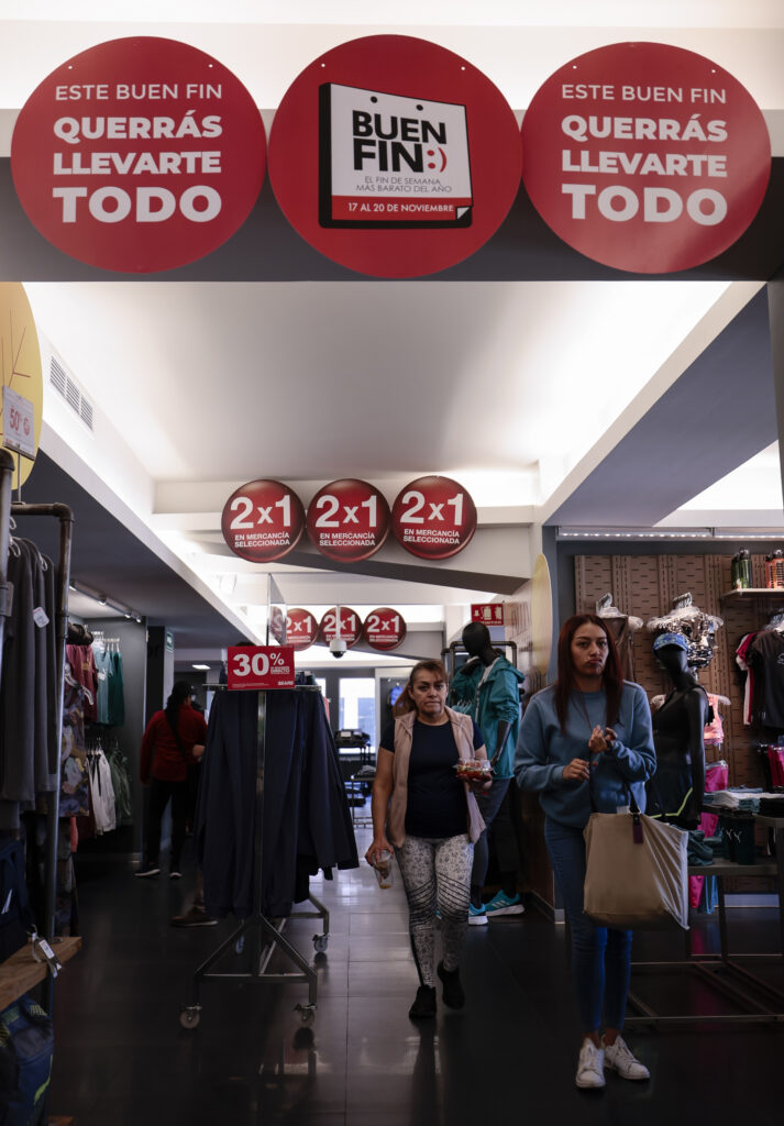 Optimismo comercial para que 'El Buen Fin' de 2023 supere expectativas del año pasado - optimismo-comercial-para-que-el-buen-fin-de-2023-supere-expectativas-del-ano-pasado-3-713x1024