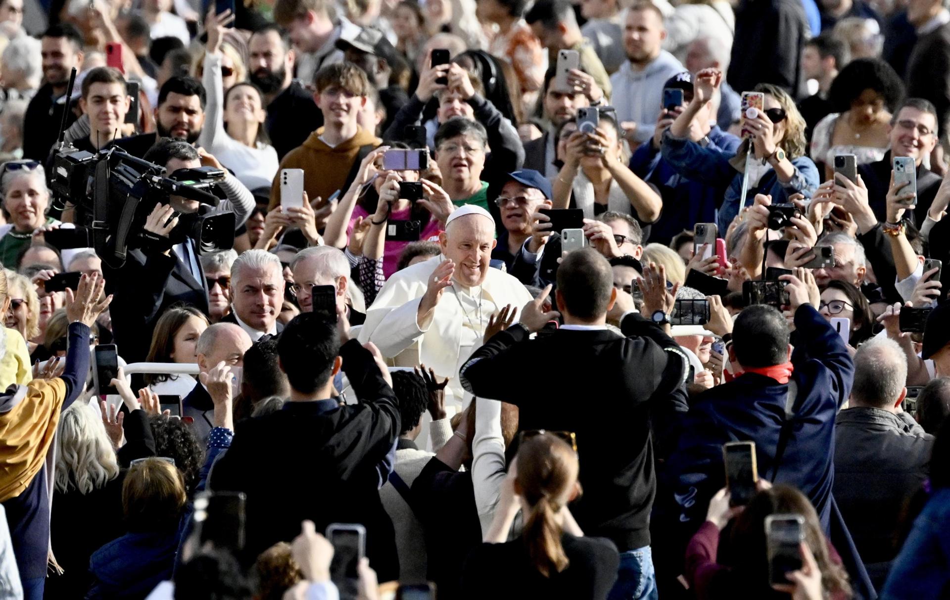 Papa Francisco vuelve a pedir la paz en Ucrania, Tierra Santa y Sudán