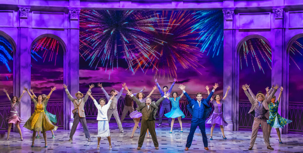 La tecnología detrás de Anastasia, el musical de Broadway en CDMX - paris-te-abrira-el-corazon-1024x519