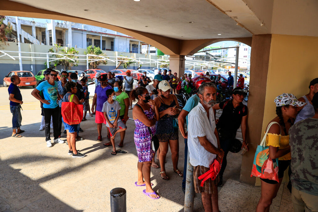 Reabren los primeros supermercados en Acapulco tras el impacto de Otis - reabren-los-primeros-supermercados-en-acapulco-tras-el-impacto-de-otis-1024x683