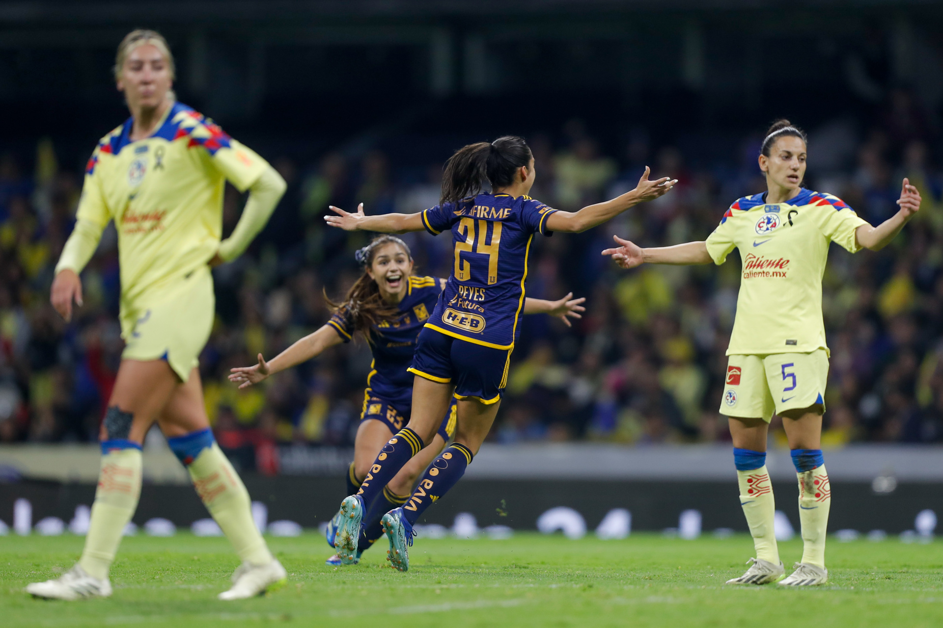Tigres vencen al América y se acercan al título de la Liga MX Femenil Tigres vencen al América y se acercan al título de la Liga MX Femenil