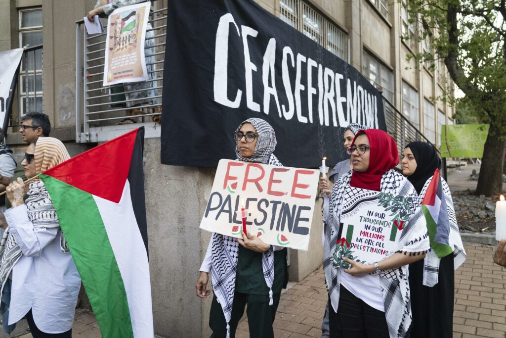 Meta silencia cada vez más los contenidos de apoyo a Palestina: HRW - vigilia-por-palestina-en-sudafrica-1024x683