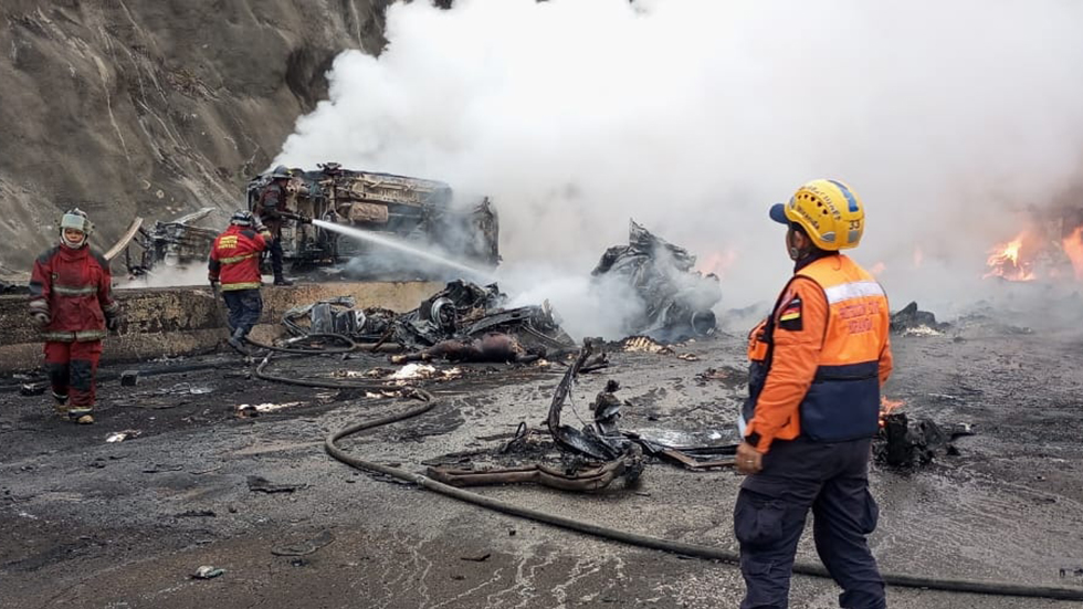 #Video Carambola E Incendio En Autopista De Venezuela Deja 8 Muertos