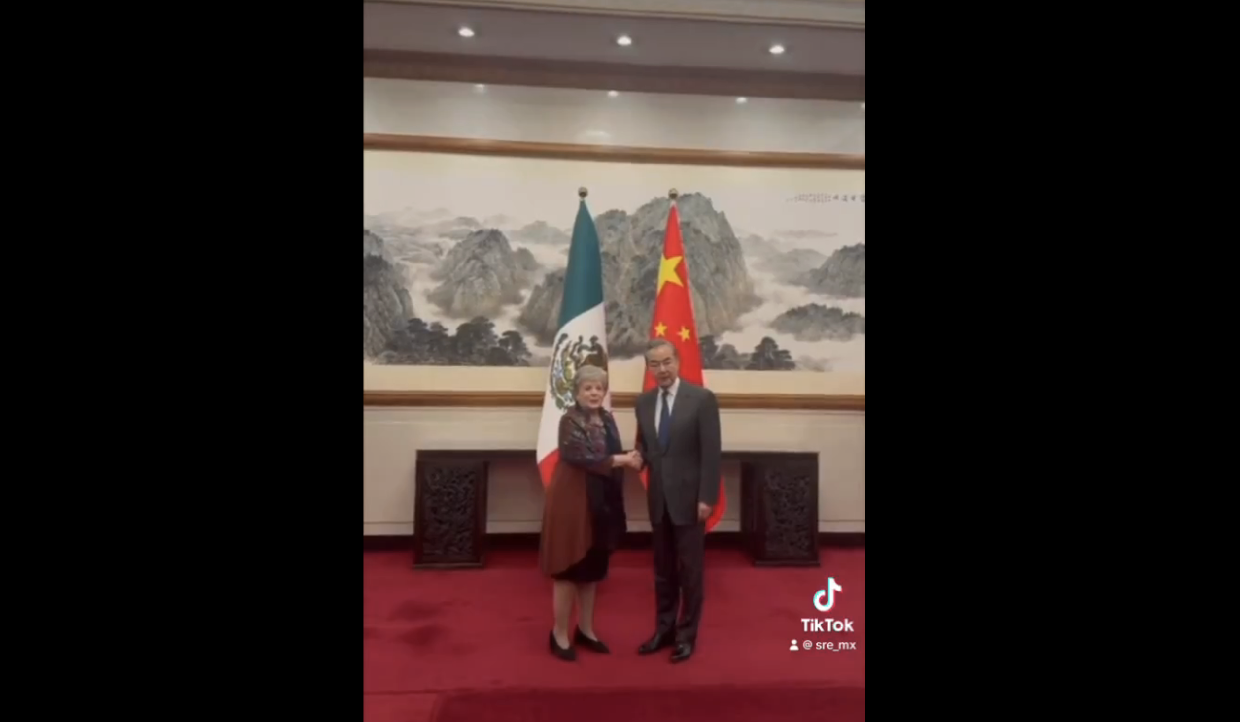 Alicia Bárcena acuerda con su homólogo chino impulsar los lazos bilaterales Alicia Bárcena acuerda con su homólogo chino impulsar los lazos bilaterales