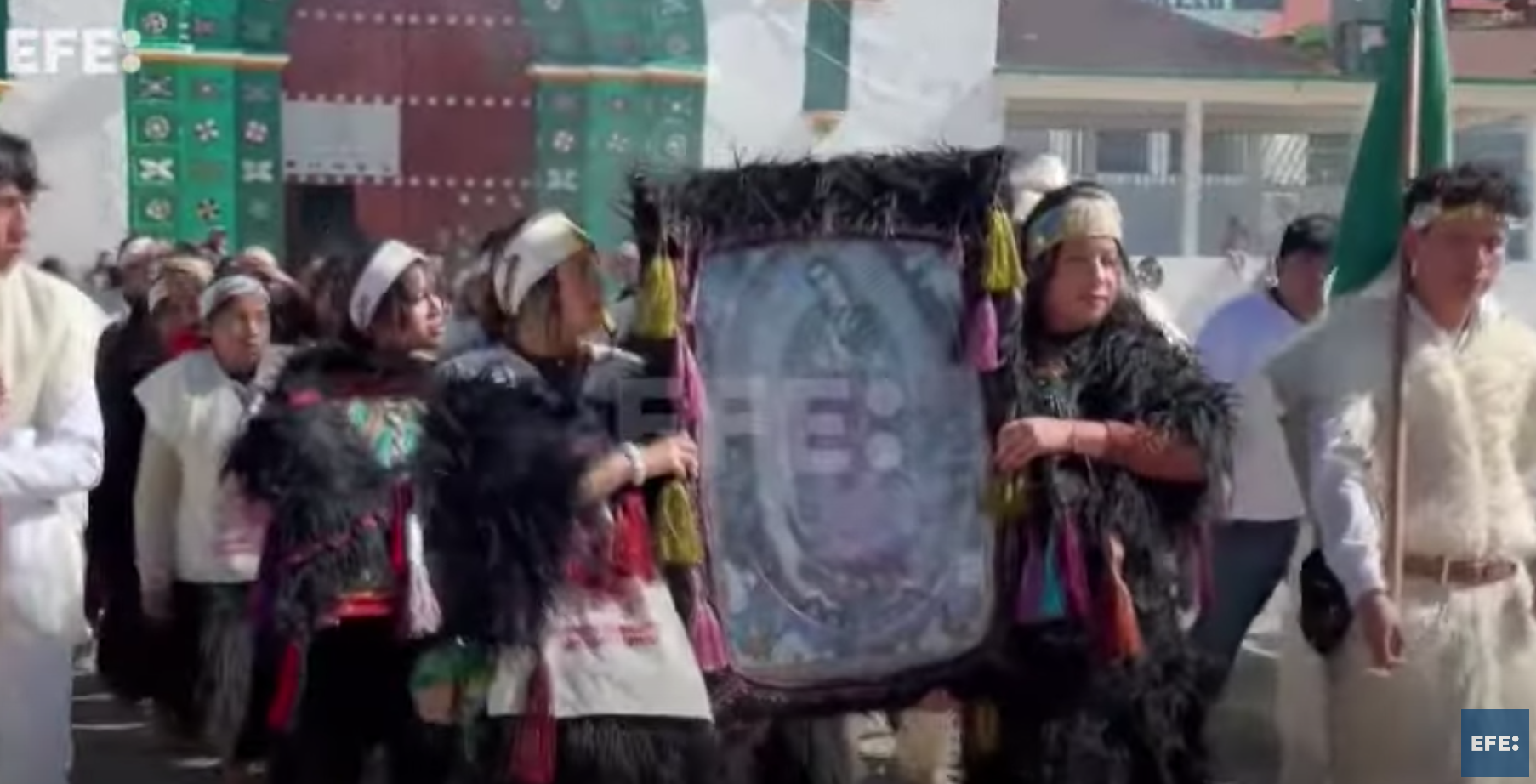 Miles de indígenas avanzan hacia CDMX para venerar a la Virgen de Guadalupe