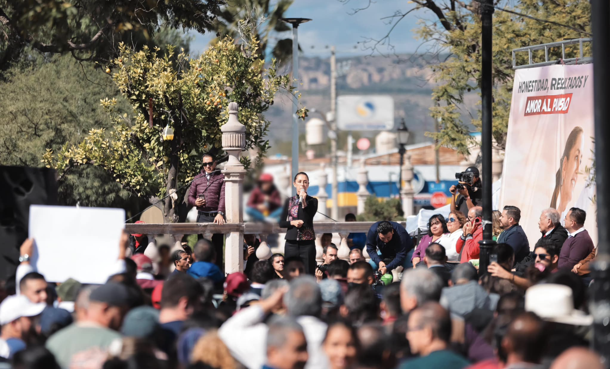 Claudia Sheinbaum se compromete a construir el “Segundo Piso” de la 4-T Claudia Sheinbaum se compromete a construir el “Segundo Piso” de la 4-T