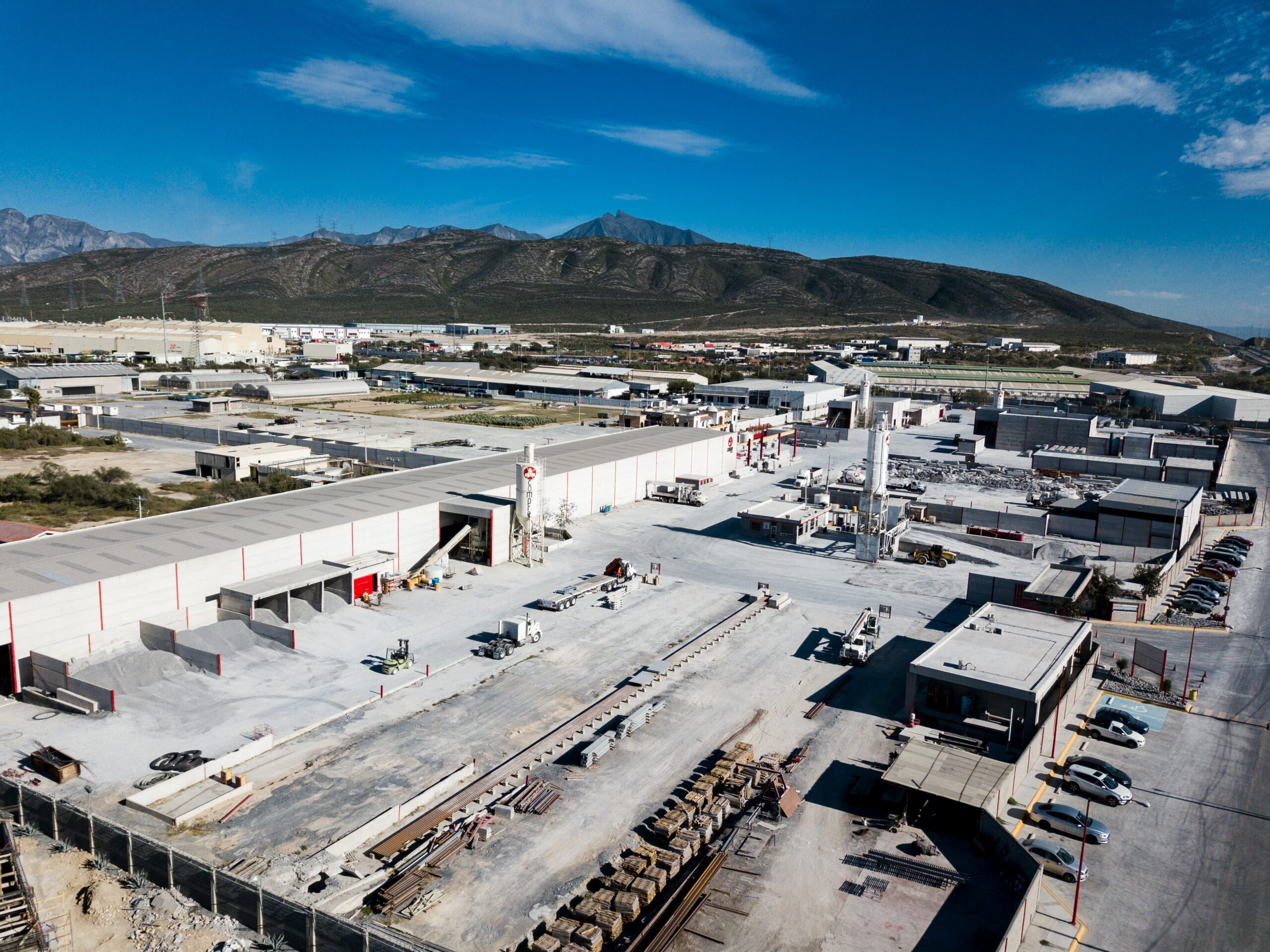 México registró un superávit comercial de 630 millones de dólares en noviembre México registró un superávit comercial de 630 millones de dólares en noviembre