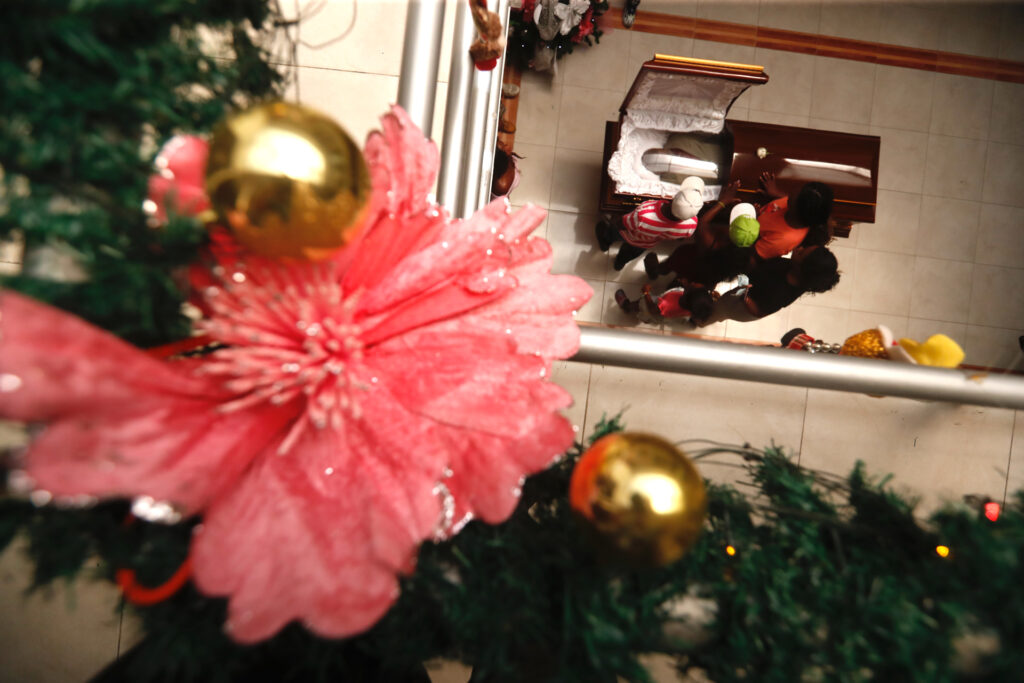 El pueblo de Guachené, en Colombia, llora el asesinato de su alcalde y exige justicia - el-pueblo-de-guachene-en-colombia-llora-el-asesinato-de-su-alcalde-y-exige-justicia-2-1024x683