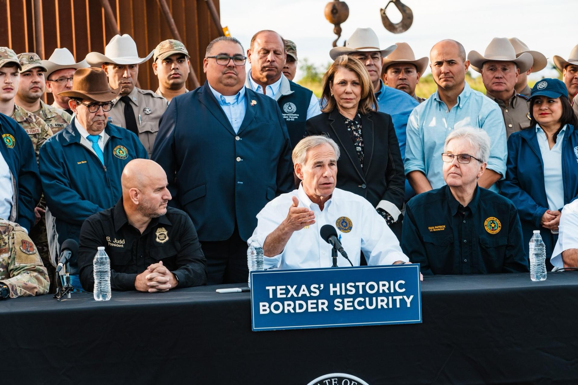 México impugnará ley antimigrante de Texas: López Obrador