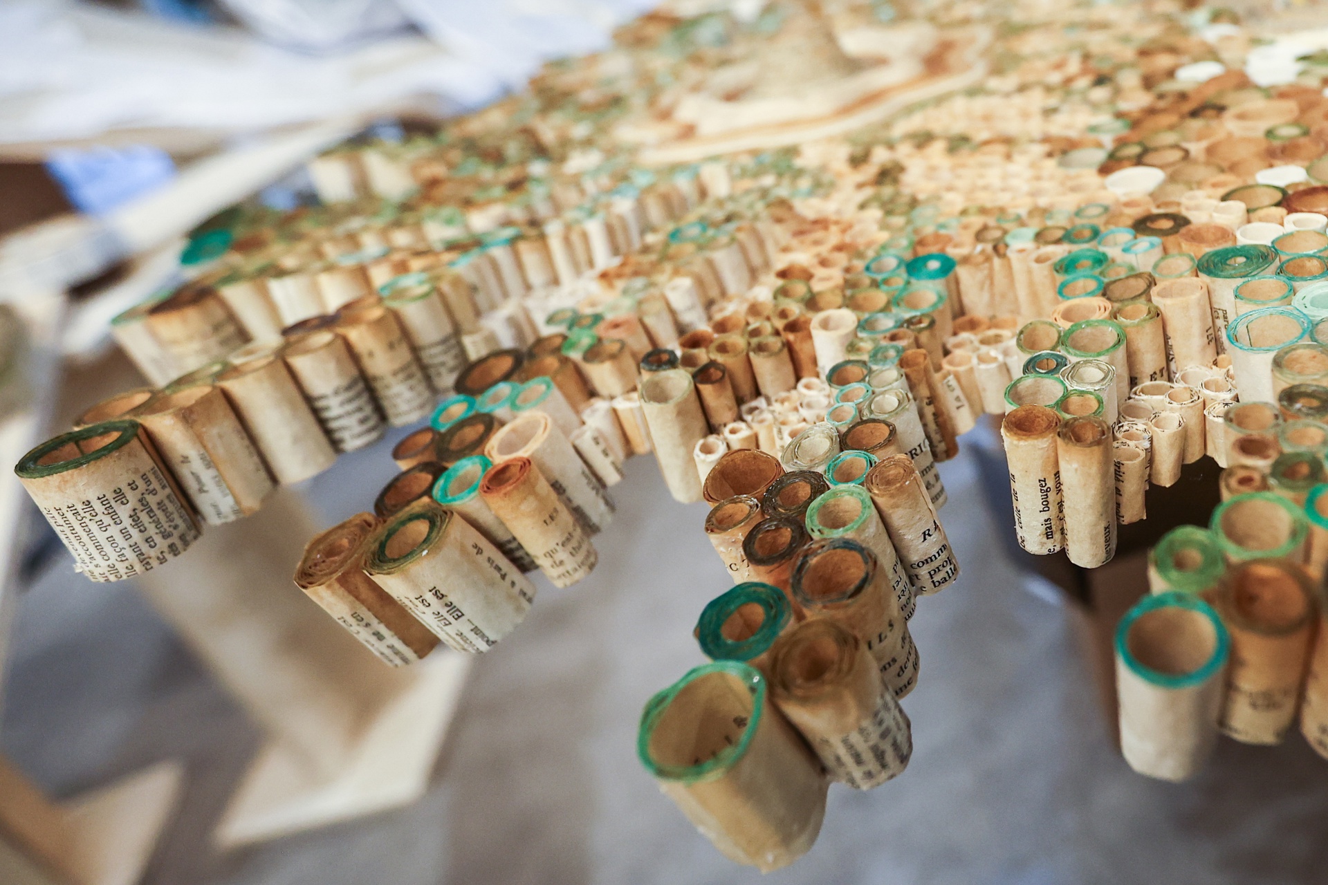 Libros viejos y partituras se convierten en los anillos olímpicos más sinfónicos de París Libros viejos y partituras se convierten en los anillos olímpicos más sinfónicos de París