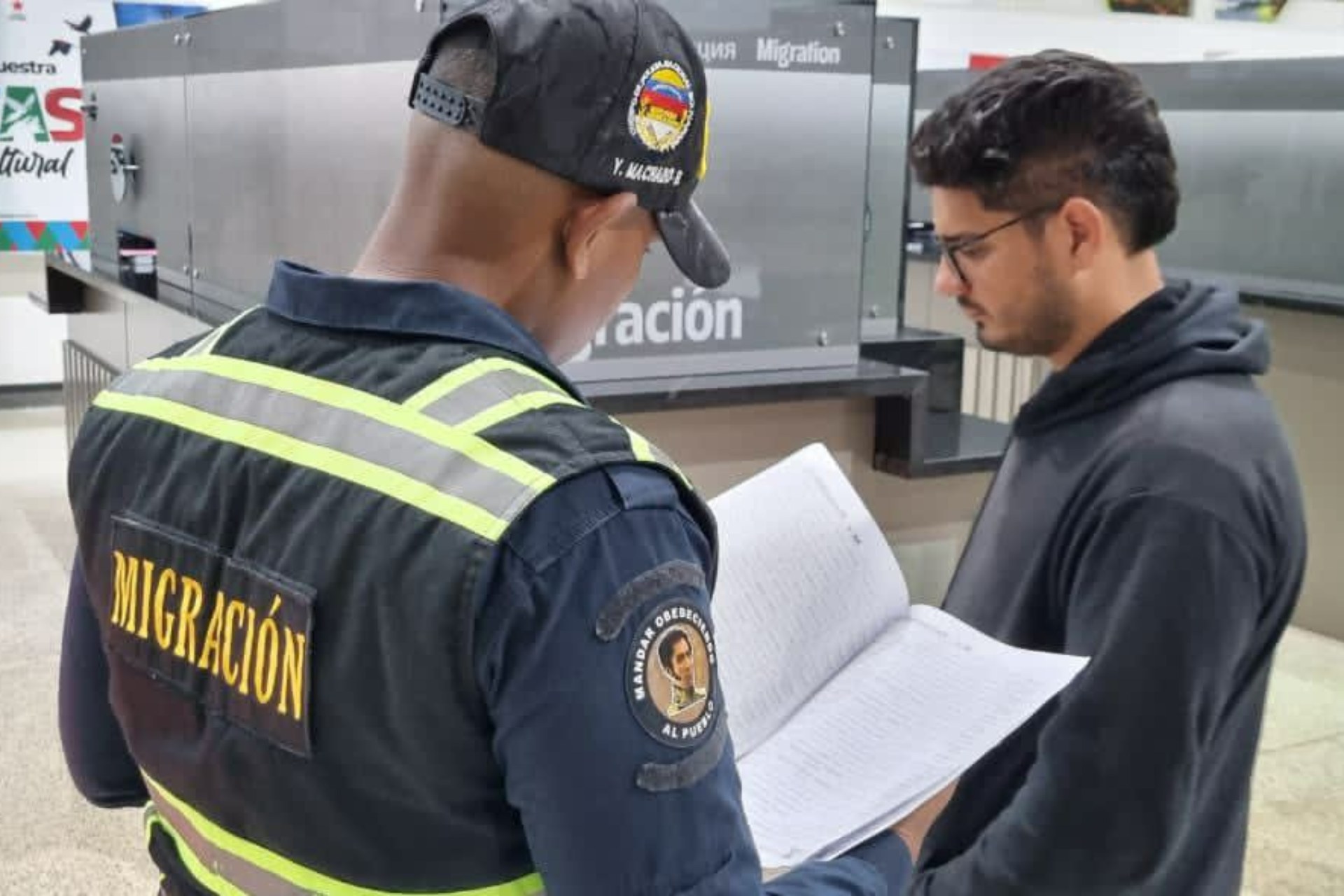 Retornan a Venezuela 122 migrantes en segundo vuelo de repatriación desde México