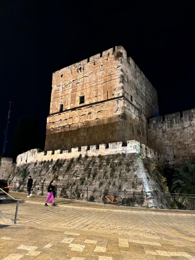 #FOTOS El turismo, otra víctima del ataque de Hamás en Israel - muro