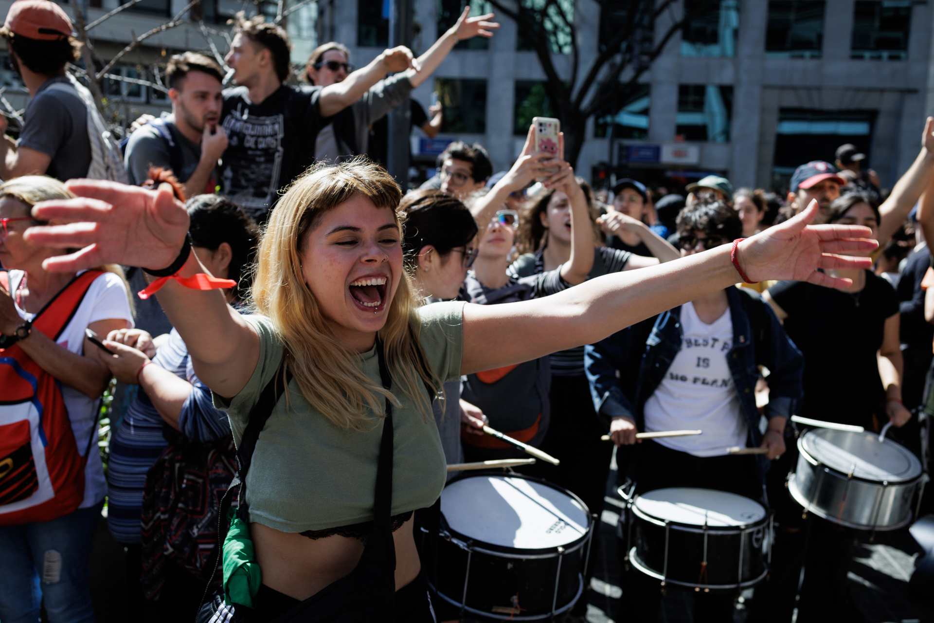 Con temor a la inflación los argentinos se manifiestan contra el ajuste en la primera protesta anti Con temor a la inflación los argentinos se manifiestan contra el ajuste en la primera protesta anti