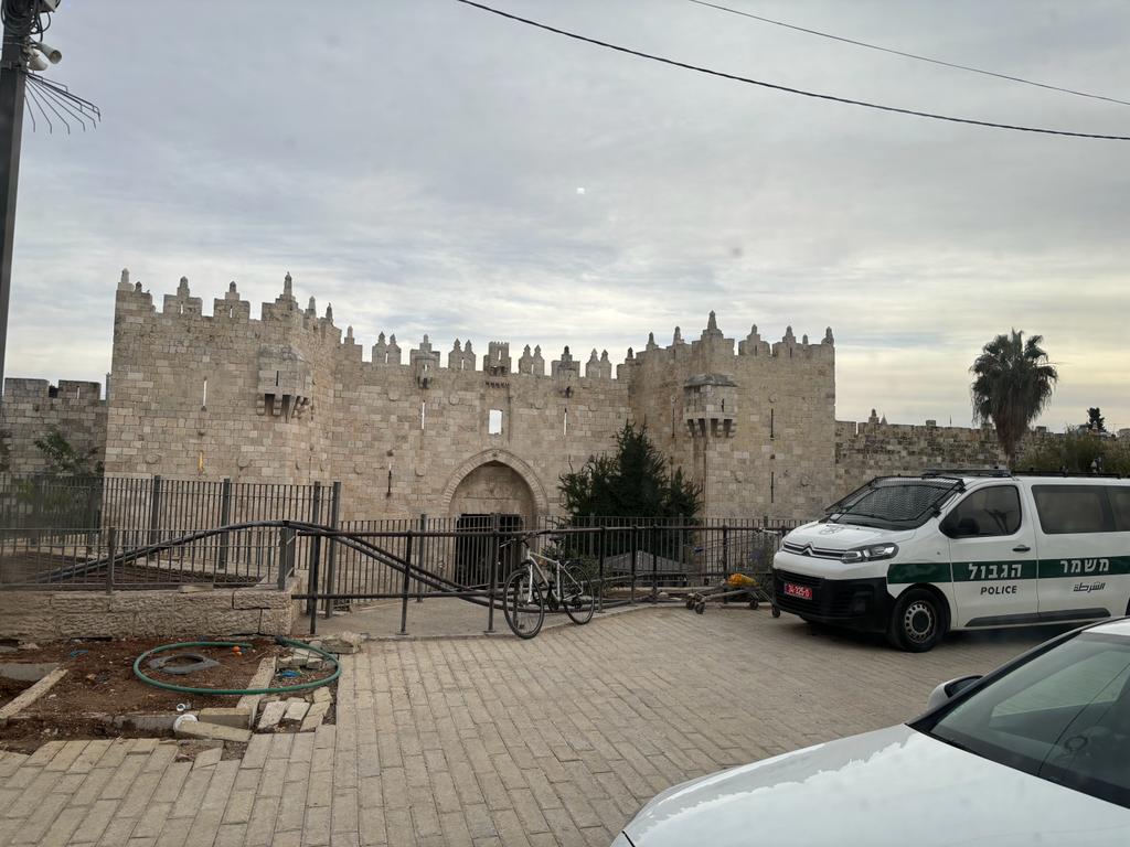 #FOTOS El turismo, otra víctima del ataque de Hamás en Israel - puerta