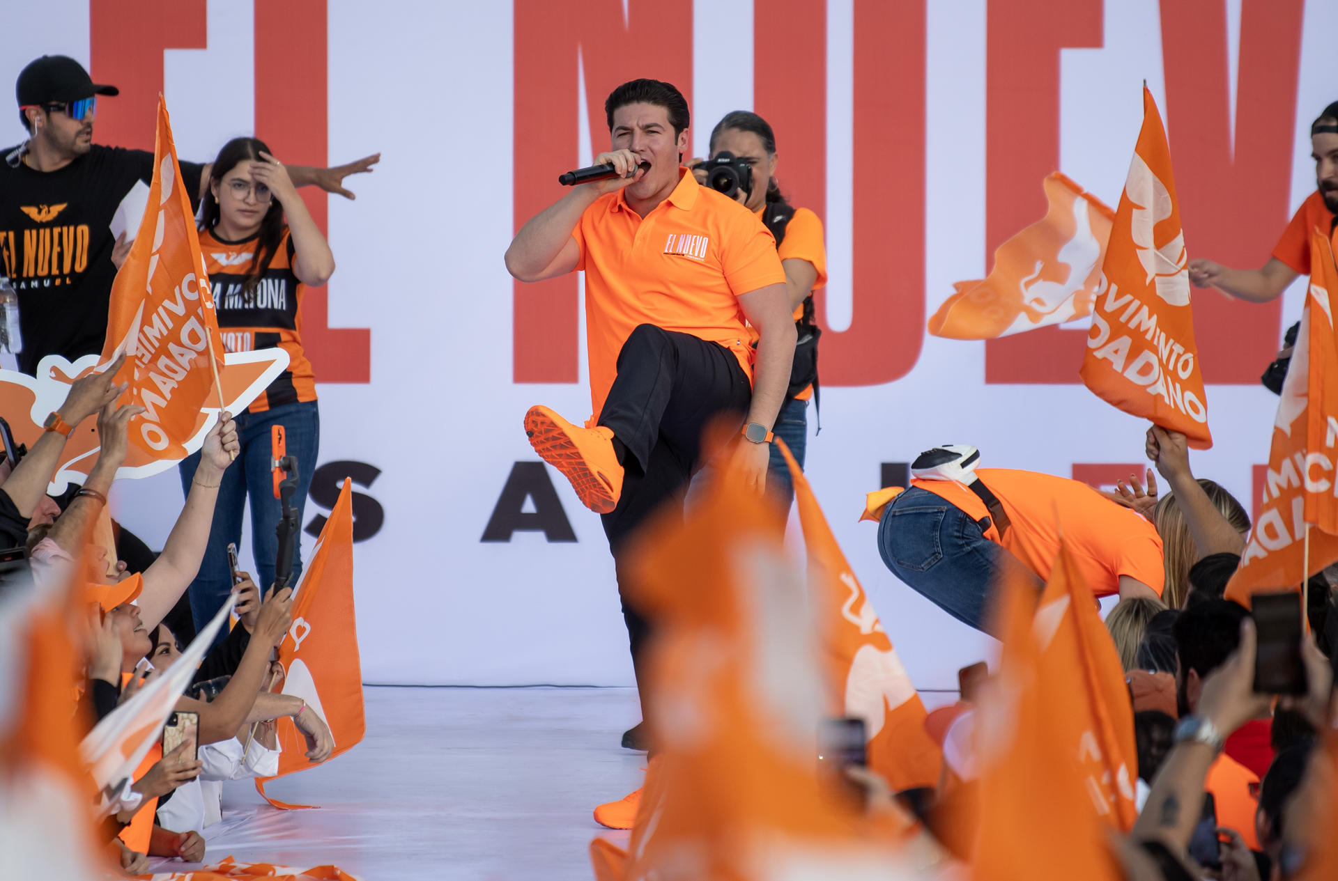 Juez ordena que Samuel García no pueda dejar su cargo hasta que se defina su reemplazo