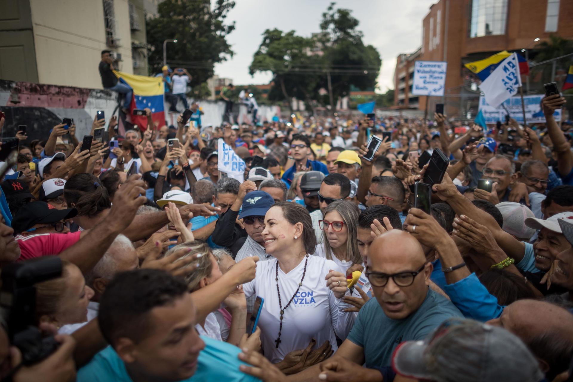 Venezuela abre posibilidad para permitir la eventual candidatura de María Corina Machado