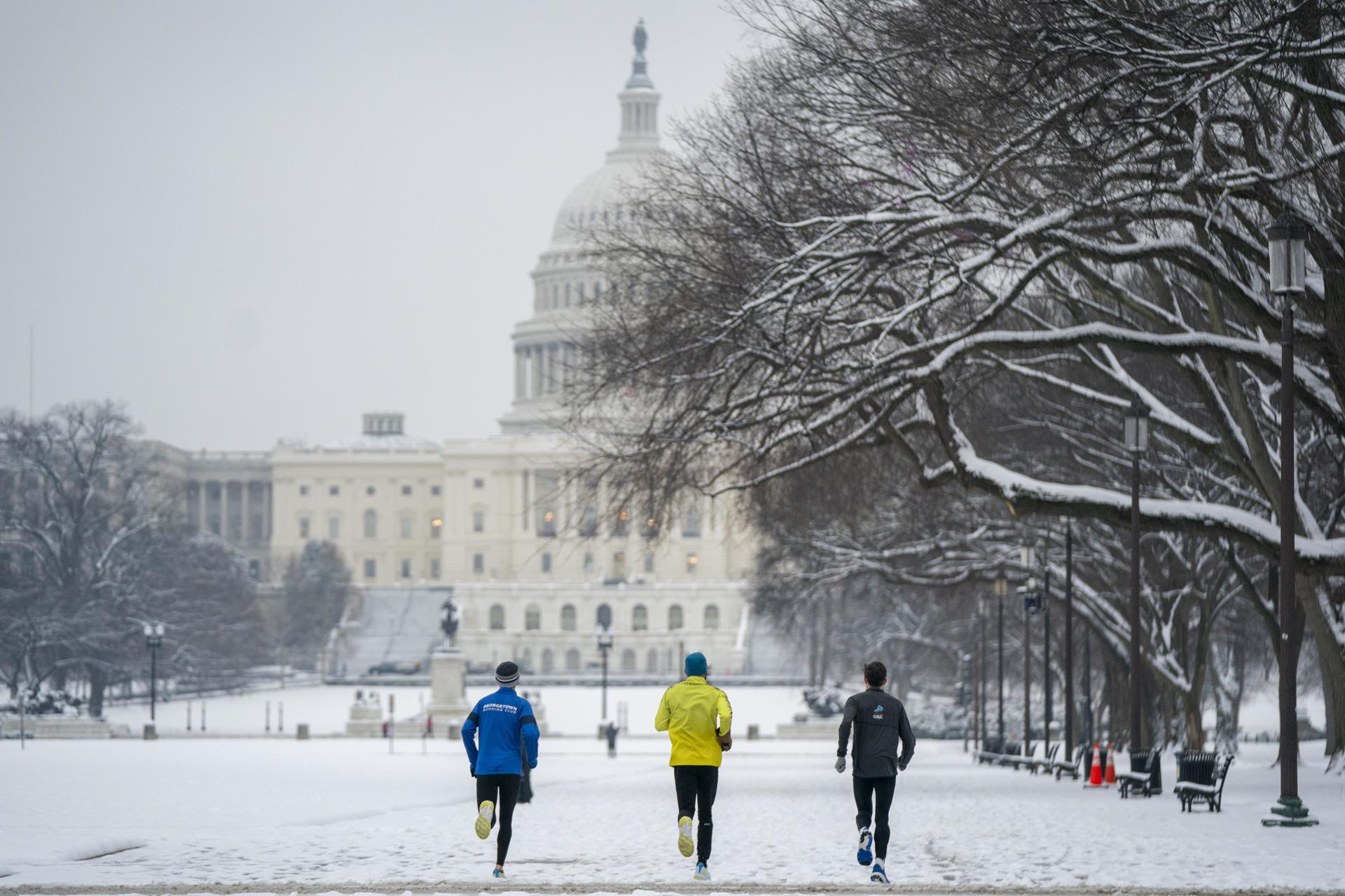 La nieve y las gélidas temperaturas persisten en buena parte de Estados Unidos La nieve y las gélidas temperaturas persisten en buena parte de Estados Unidos