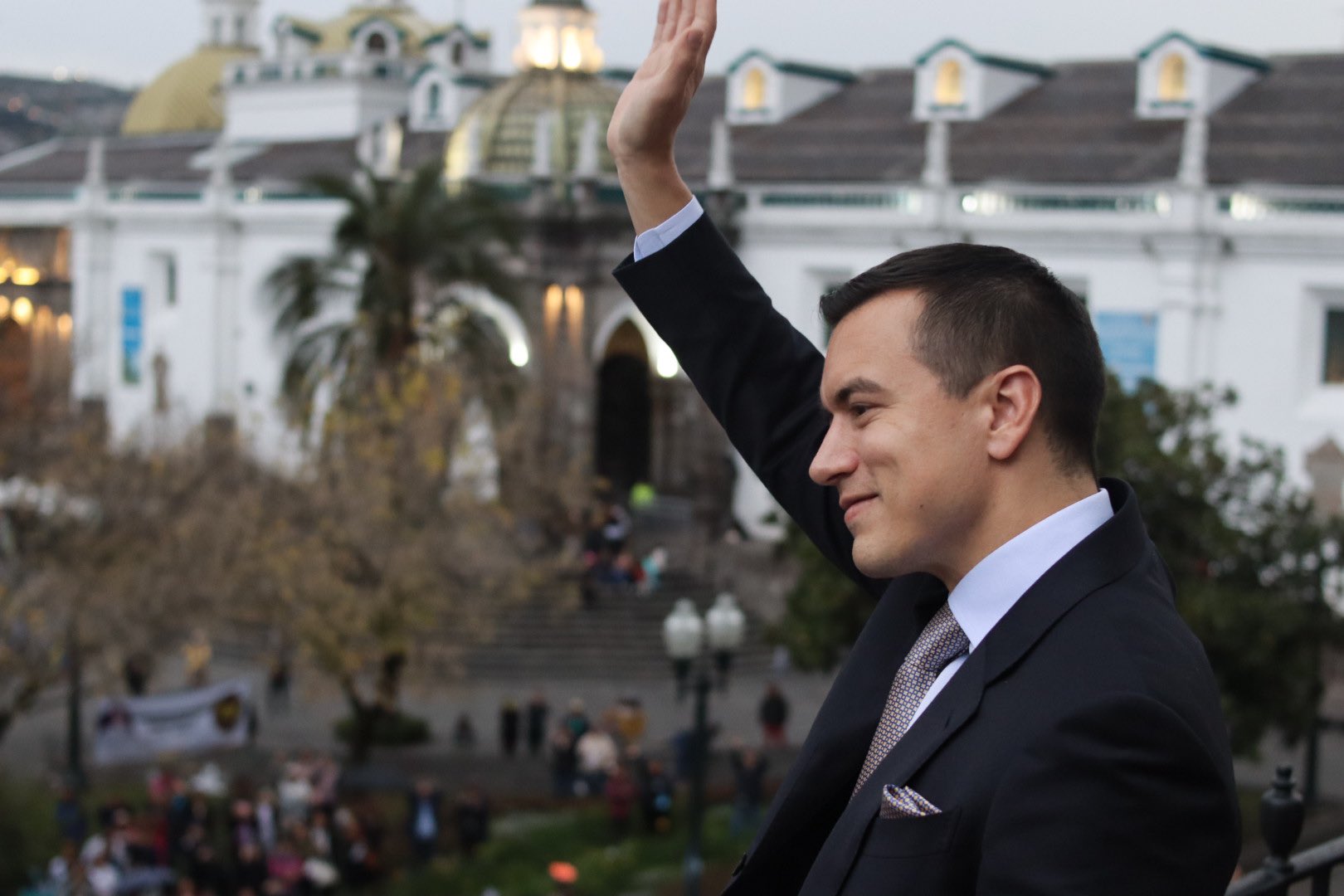 Noboa inicia su primer viaje oficial a España y Estados Unidos después de declarar “conflicto armado”