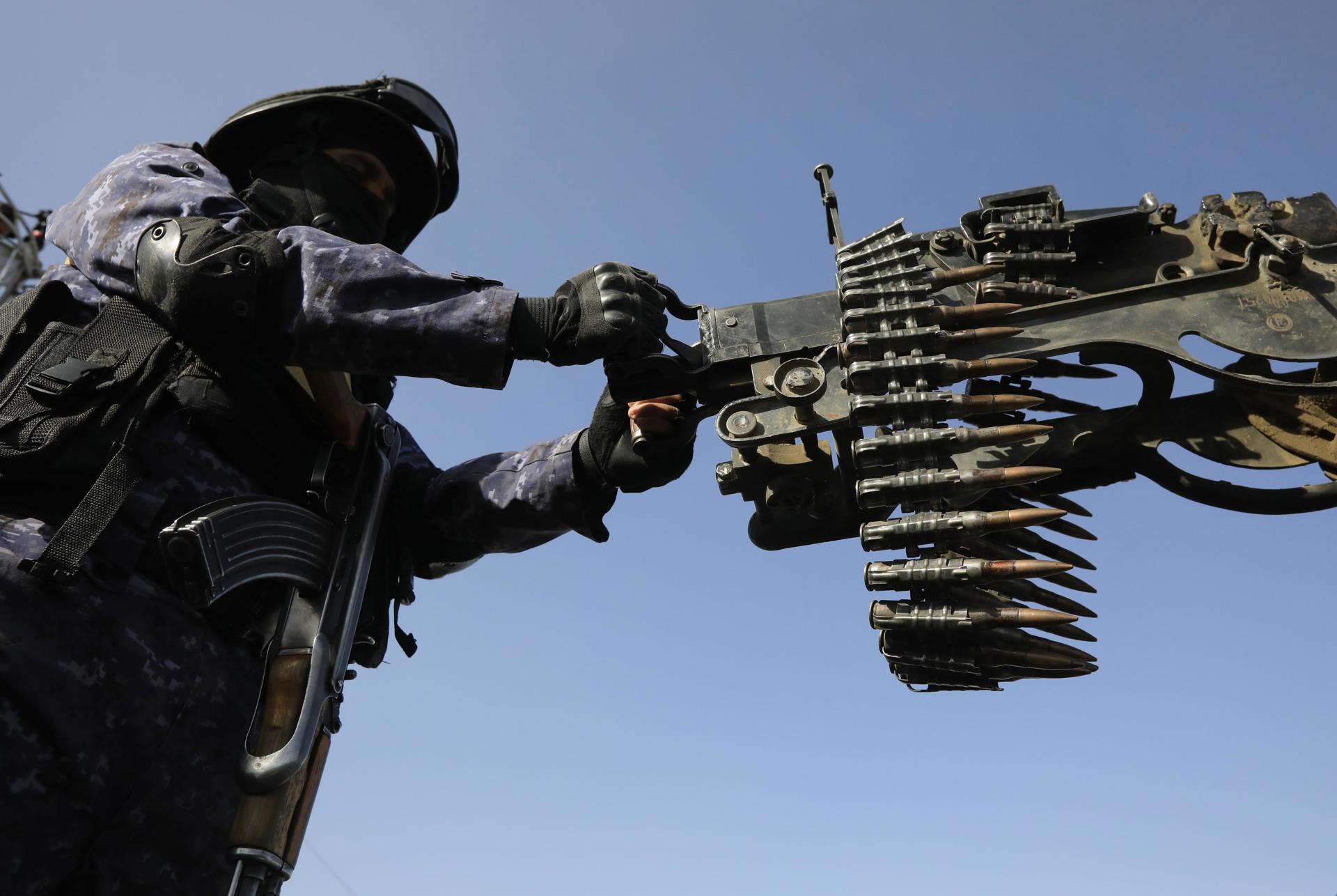 Hutíes demuestran poderío militar en medio de tensión en mar Rojo