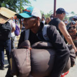 Detienen y vinculan a proceso a hombre por transportar a 139 migrantes en Chiapas