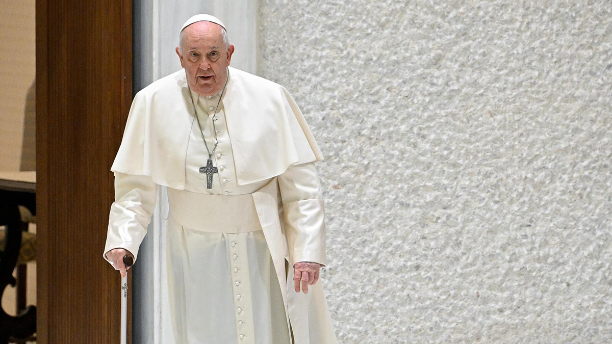 Pope Francis has “a little bit of bronchitis” again