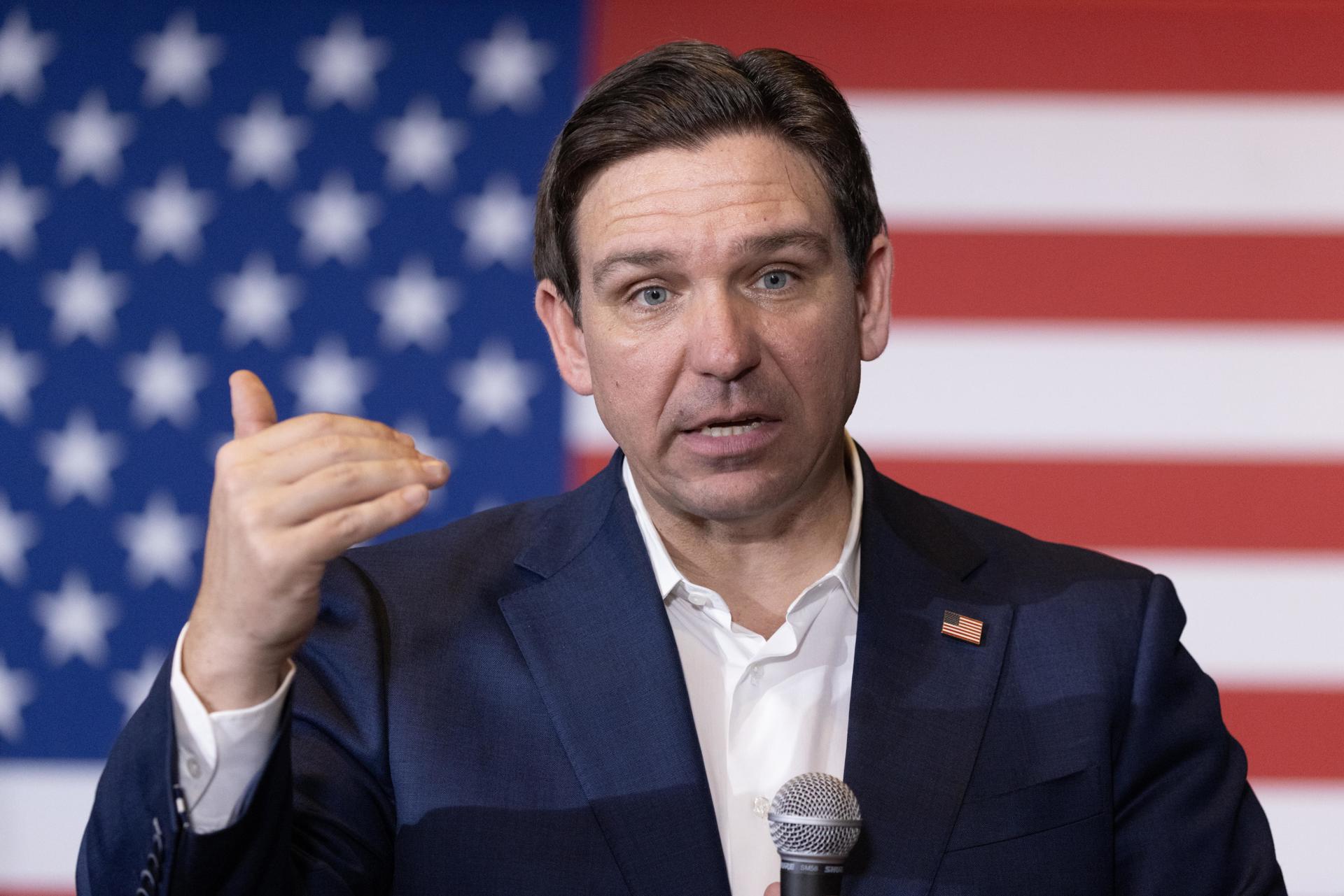 Ron DeSantis abandona las primarias republicanas y da su apoyo a Trump Ron DeSantis abandona las primarias republicanas y da su apoyo a Trump
